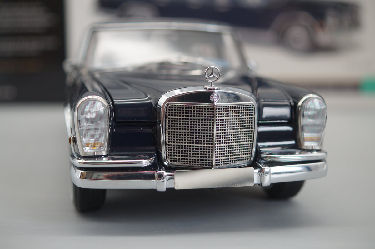1/18 Mercedes-Benz 600 Pullman KING of ROCK’n ROLL #110/800 CMC M-218 -pre-owned- MH340