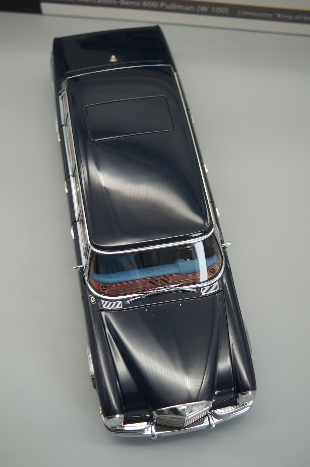 1/18 Mercedes-Benz 600 Pullman KING of ROCK’n ROLL #110/800 CMC M-218 -pre-owned- MH340