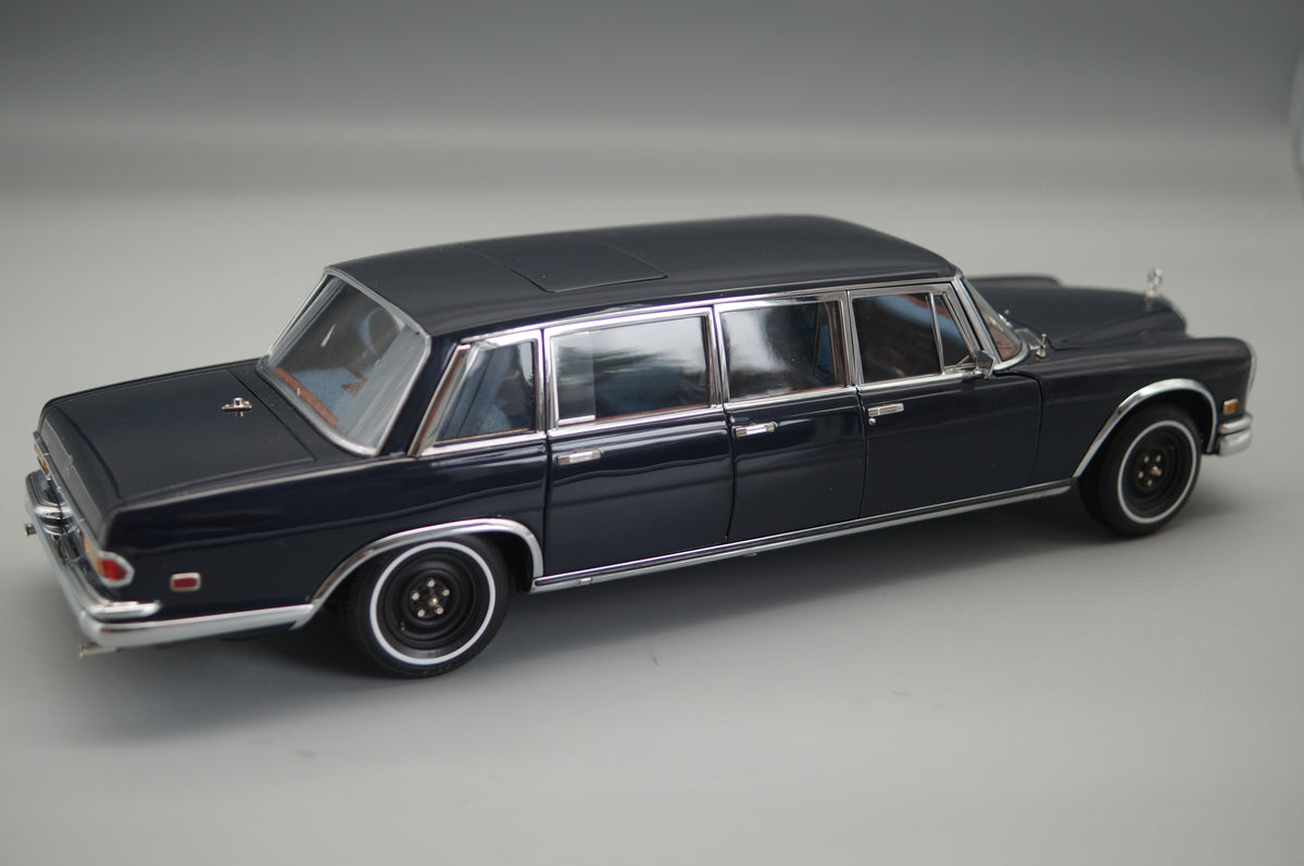 1/18 Mercedes-Benz 600 Pullman KING of ROCK’n ROLL #110/800 CMC M-218 -pre-owned- MH340