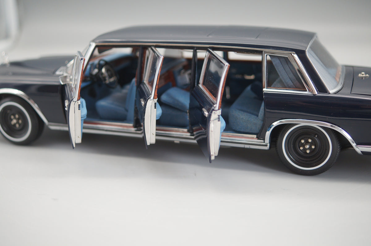 1/18 Mercedes-Benz 600 Pullman KING of ROCK’n ROLL #110/800 CMC M-218 -pre-owned- MH340