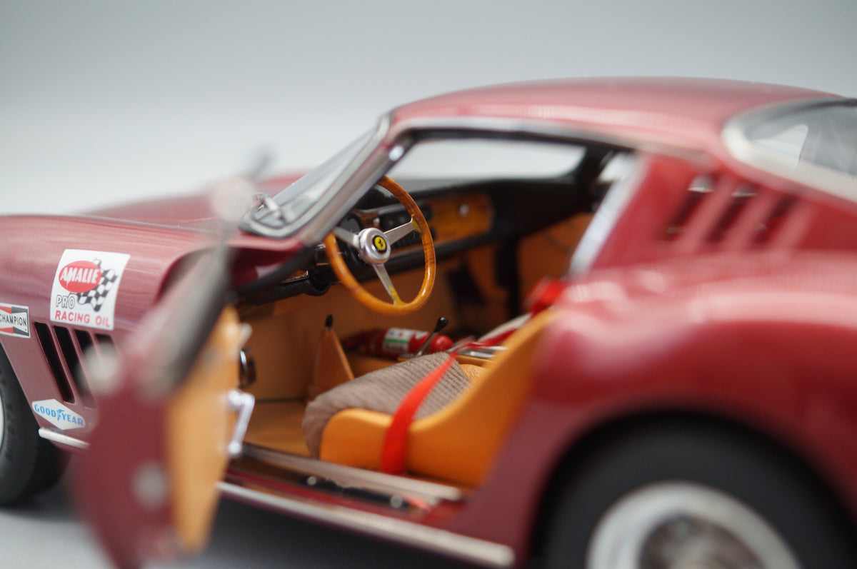 1/18 Ferrari 275 GTB/C #4 Pedro Rodriguez Chassis 09063 von 1966 rubinrot #0362/1000 CMC M-213 -pre-owned MH348