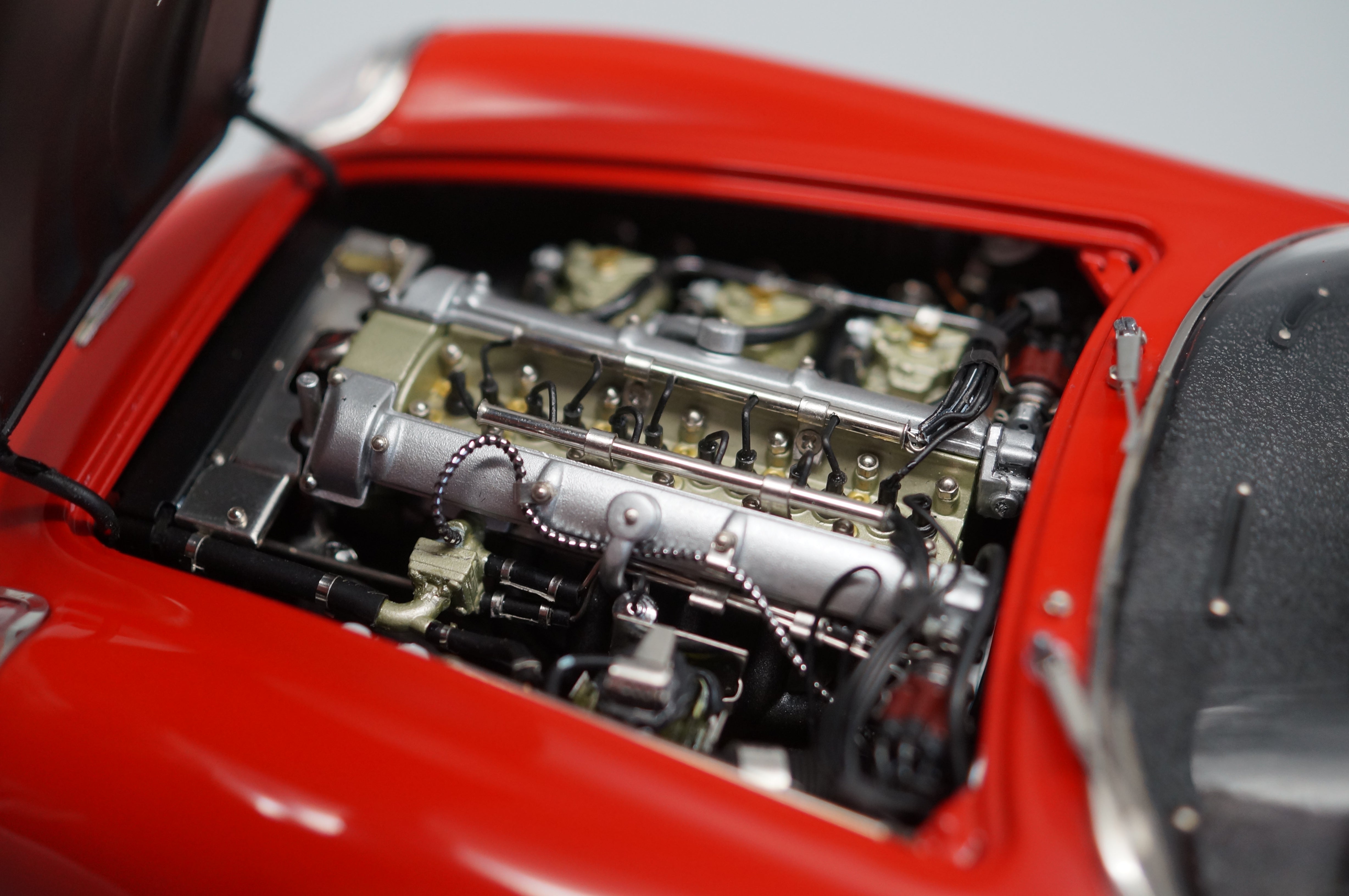 1/18 Aston Martin DB4 GT Zagato red 1961 CMC M-146 LE 1000 pcs