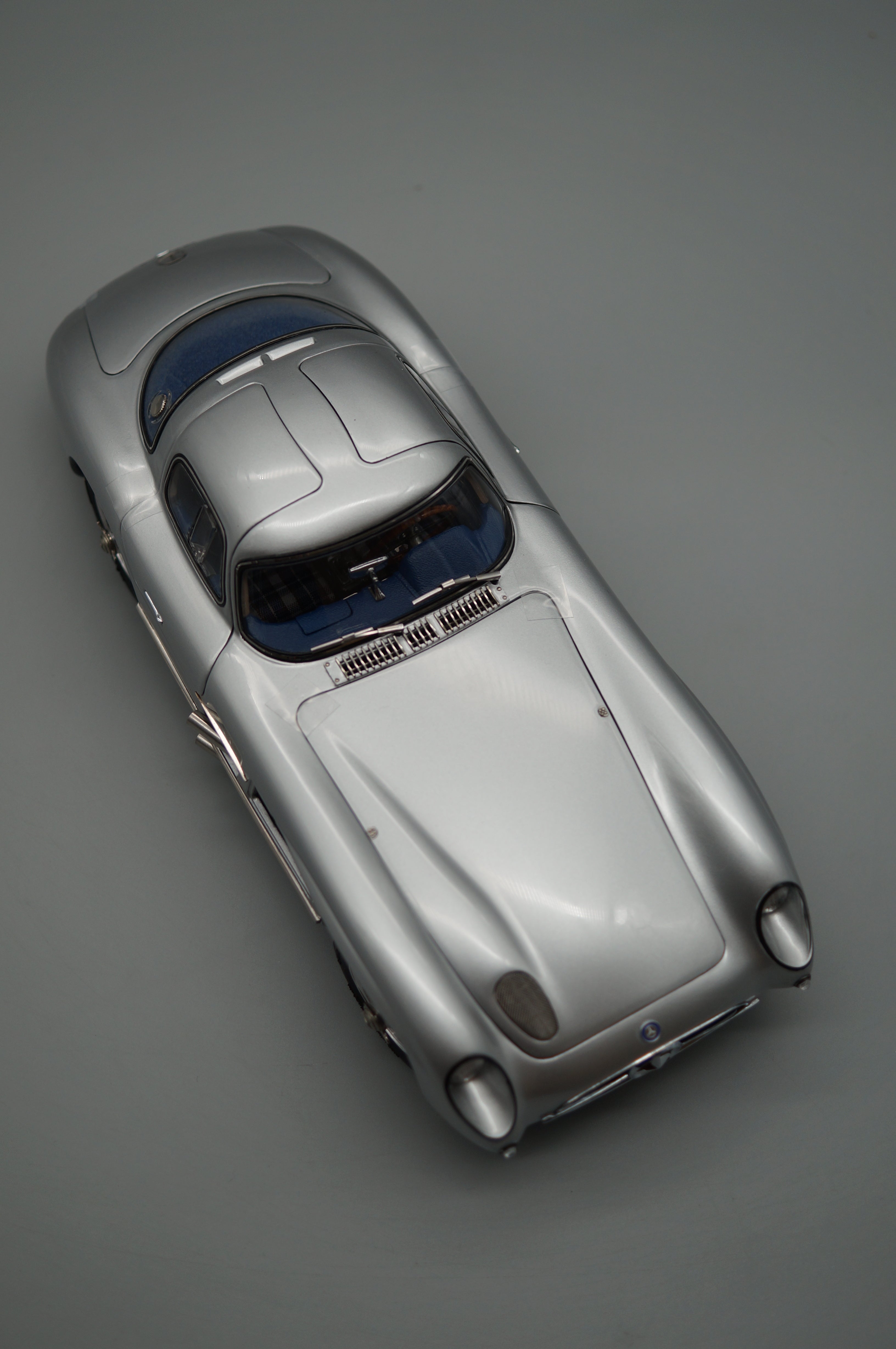 1/18 Mercedes-Benz 300 SLR Coupe 1955 Blaues Interieur CMC M-243