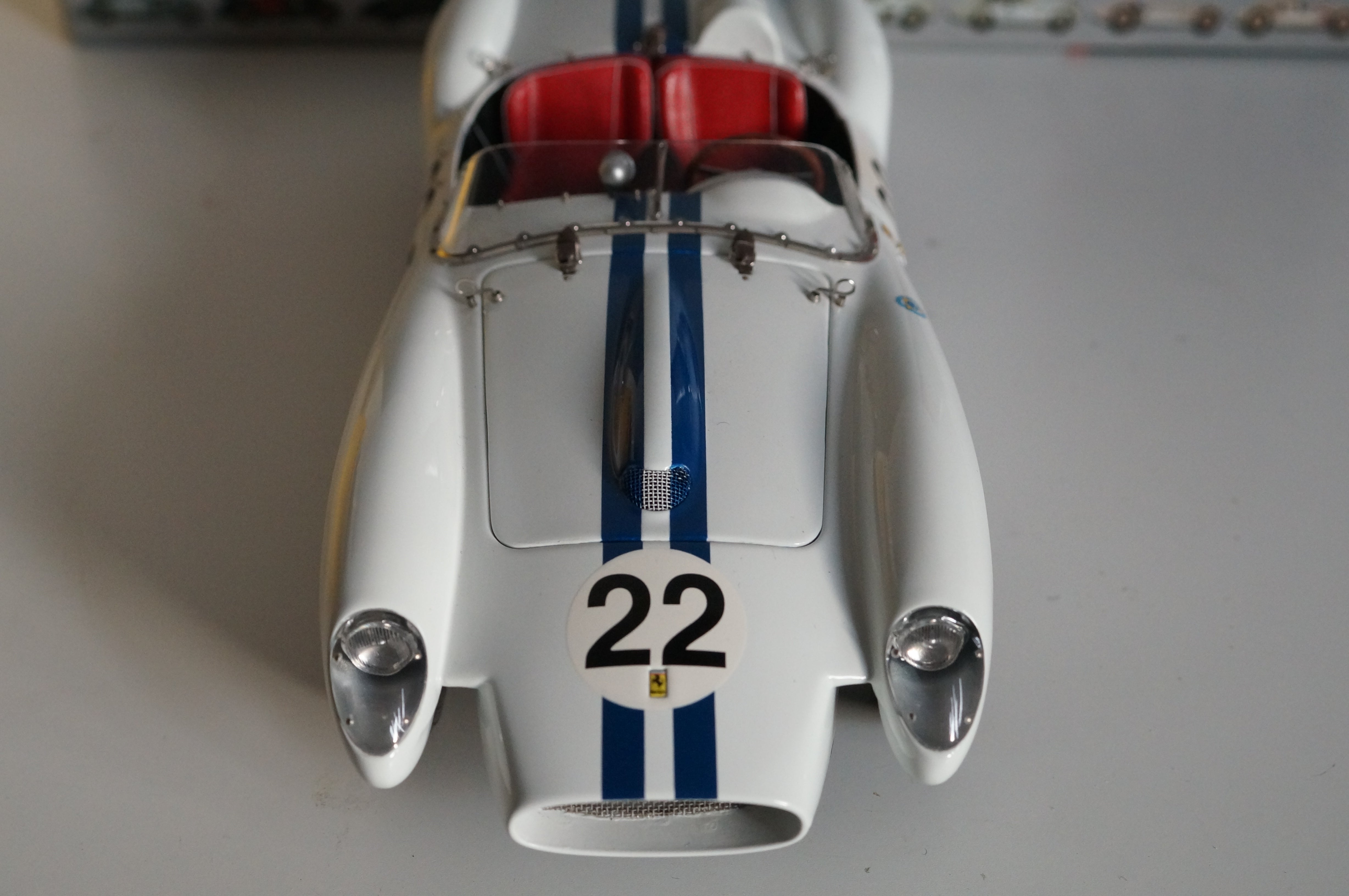 1:18 Ferrari 250 Testa Rossa #22 Pontoon Fender CMC M-080 aus Vorbesitz