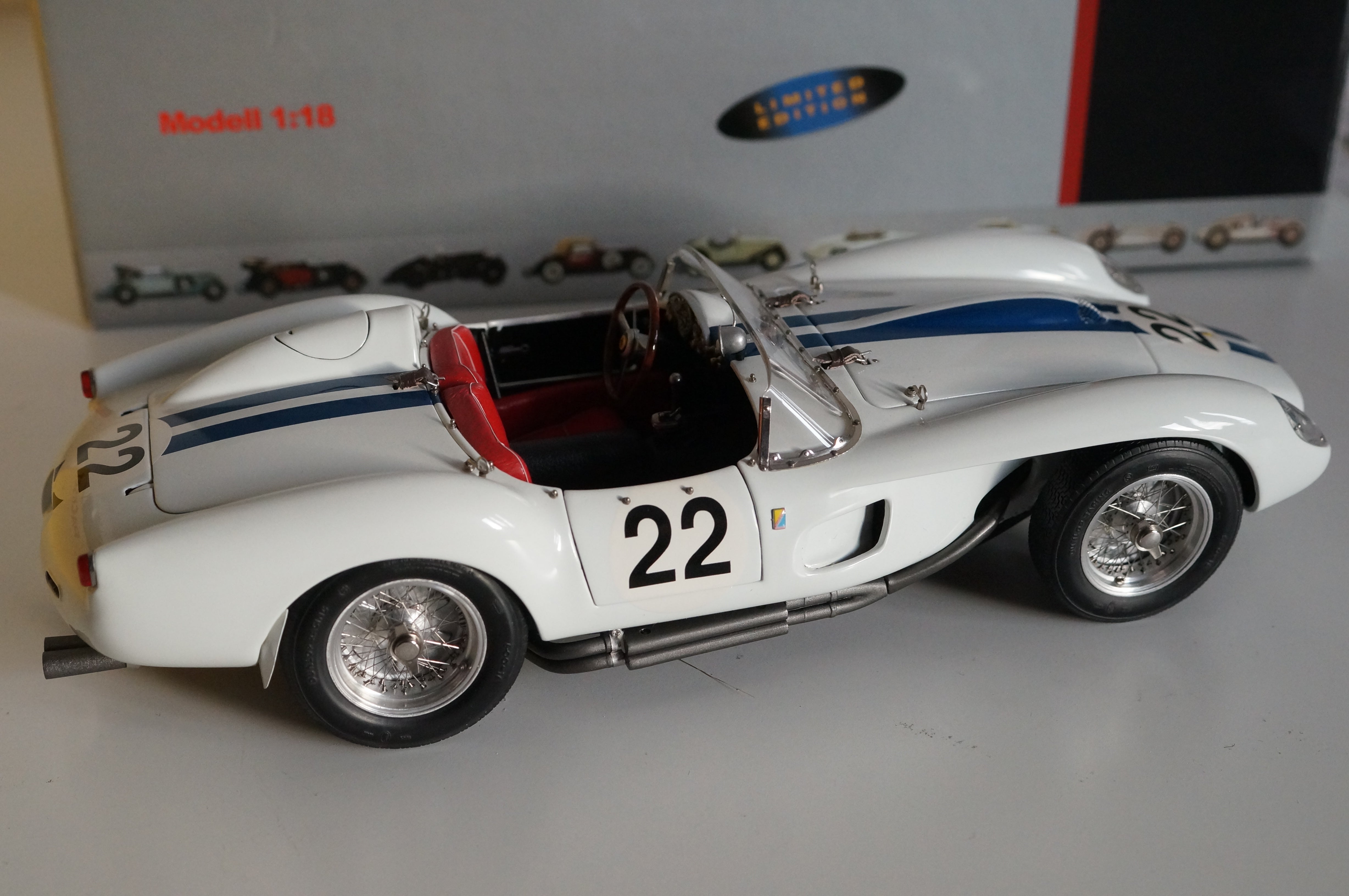 1:18 Ferrari 250 Testa Rossa #22 Pontoon Fender CMC M-080 aus Vorbesitz