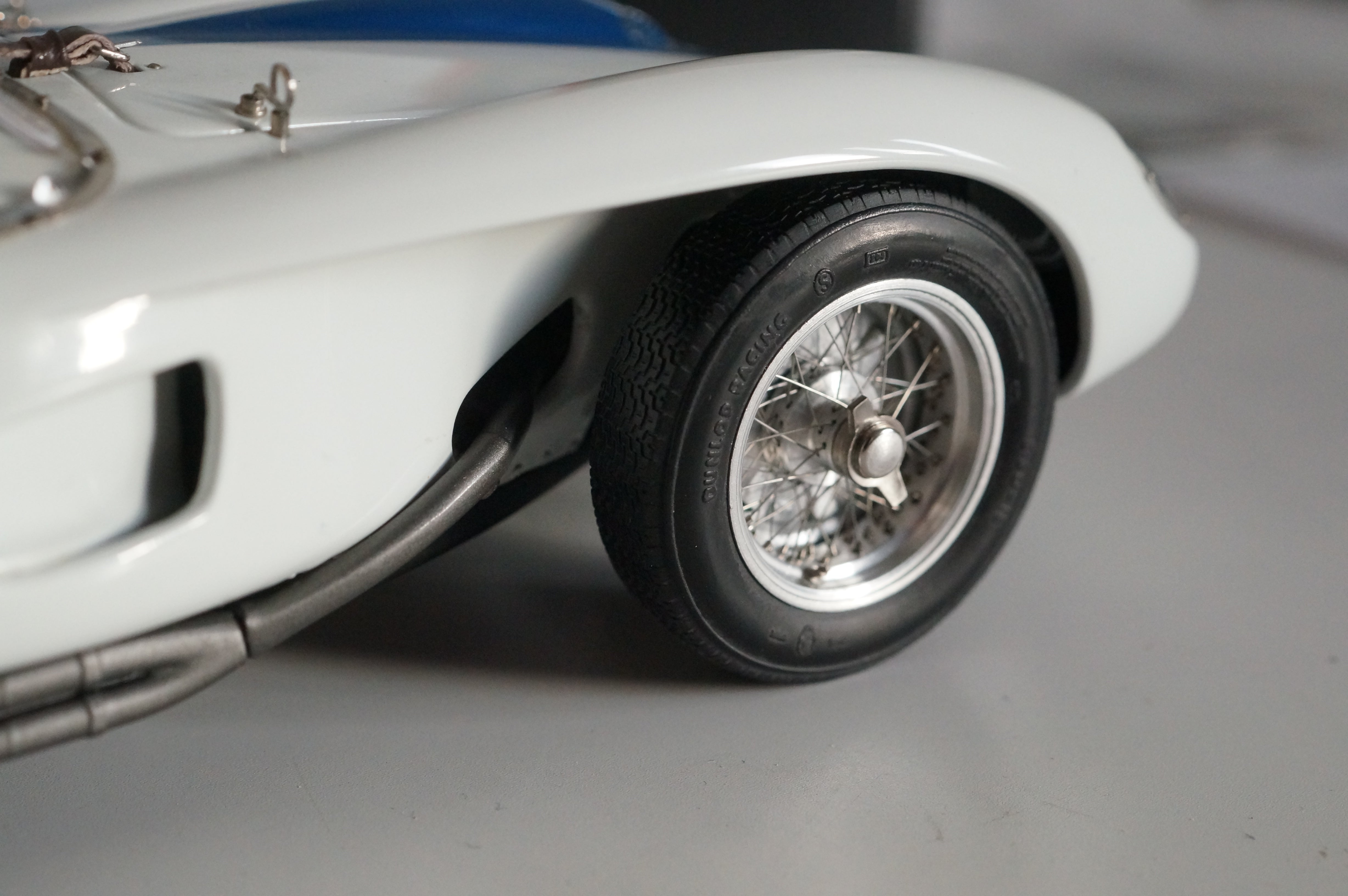 1:18 Ferrari 250 Testa Rossa #22 Pontoon Fender CMC M-080 aus Vorbesitz