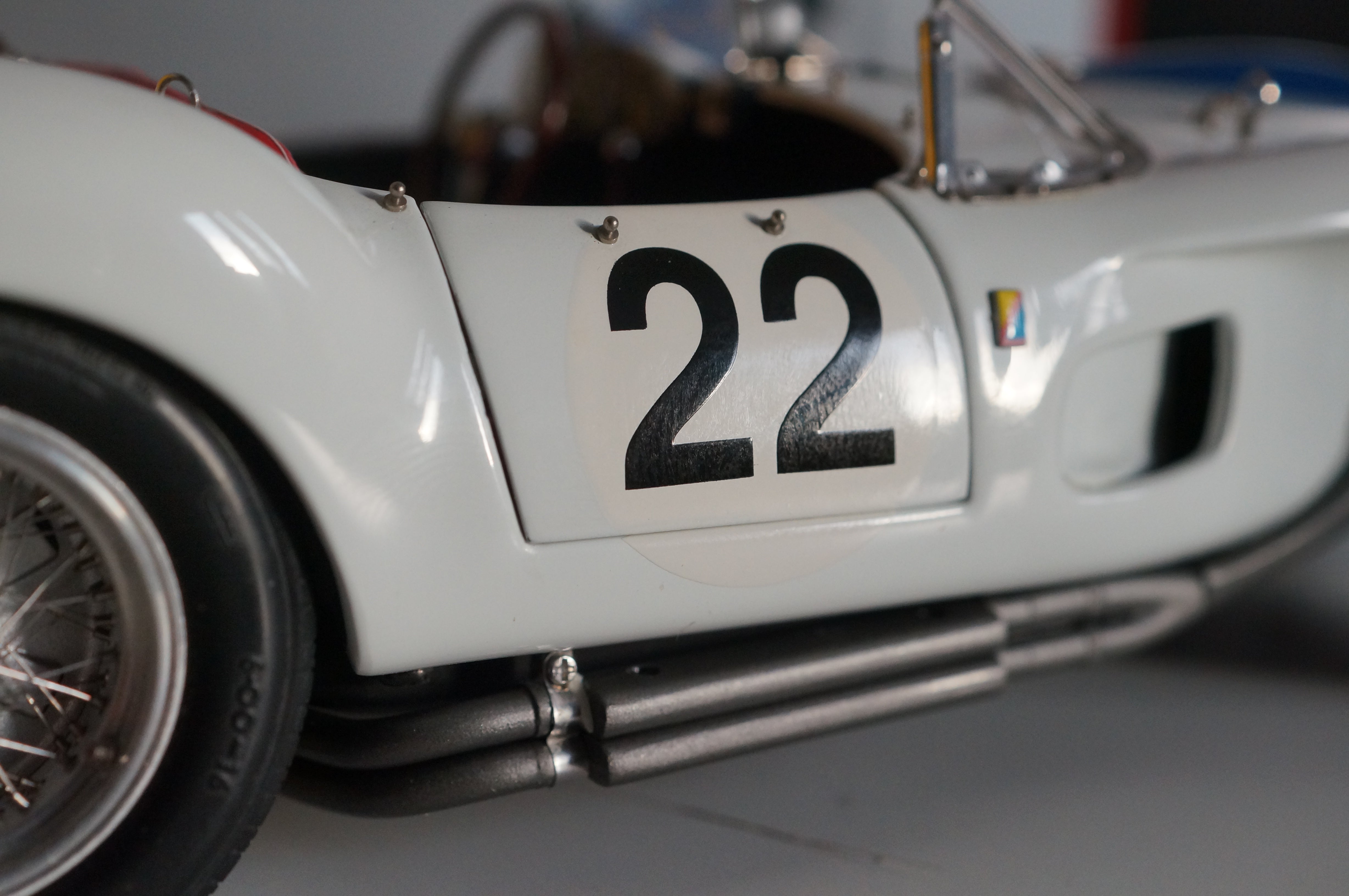 1:18 Ferrari 250 Testa Rossa #22 Pontoon Fender CMC M-080 aus Vorbesitz