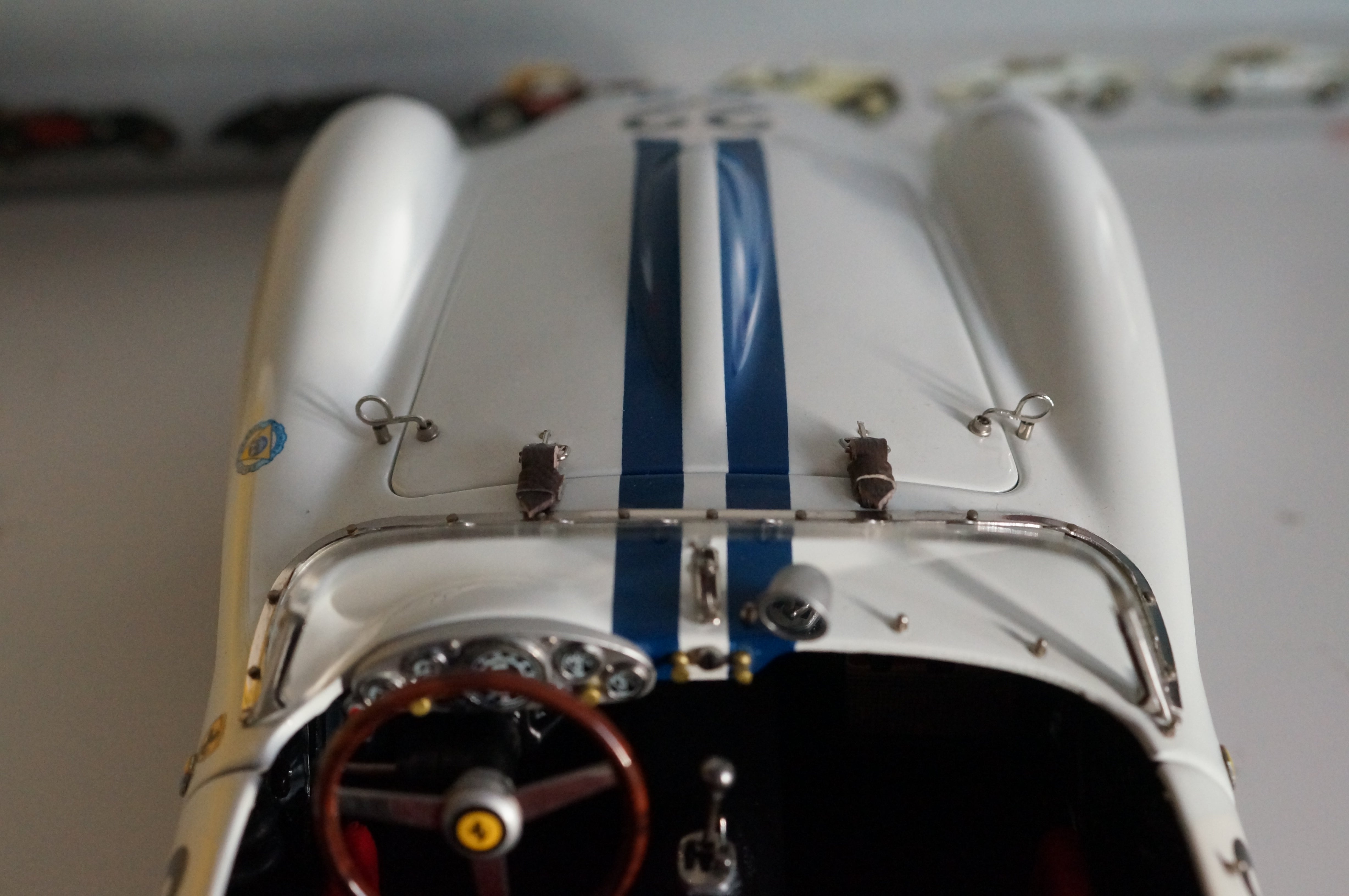 1:18 Ferrari 250 Testa Rossa #22 Pontoon Fender CMC M-080 aus Vorbesitz