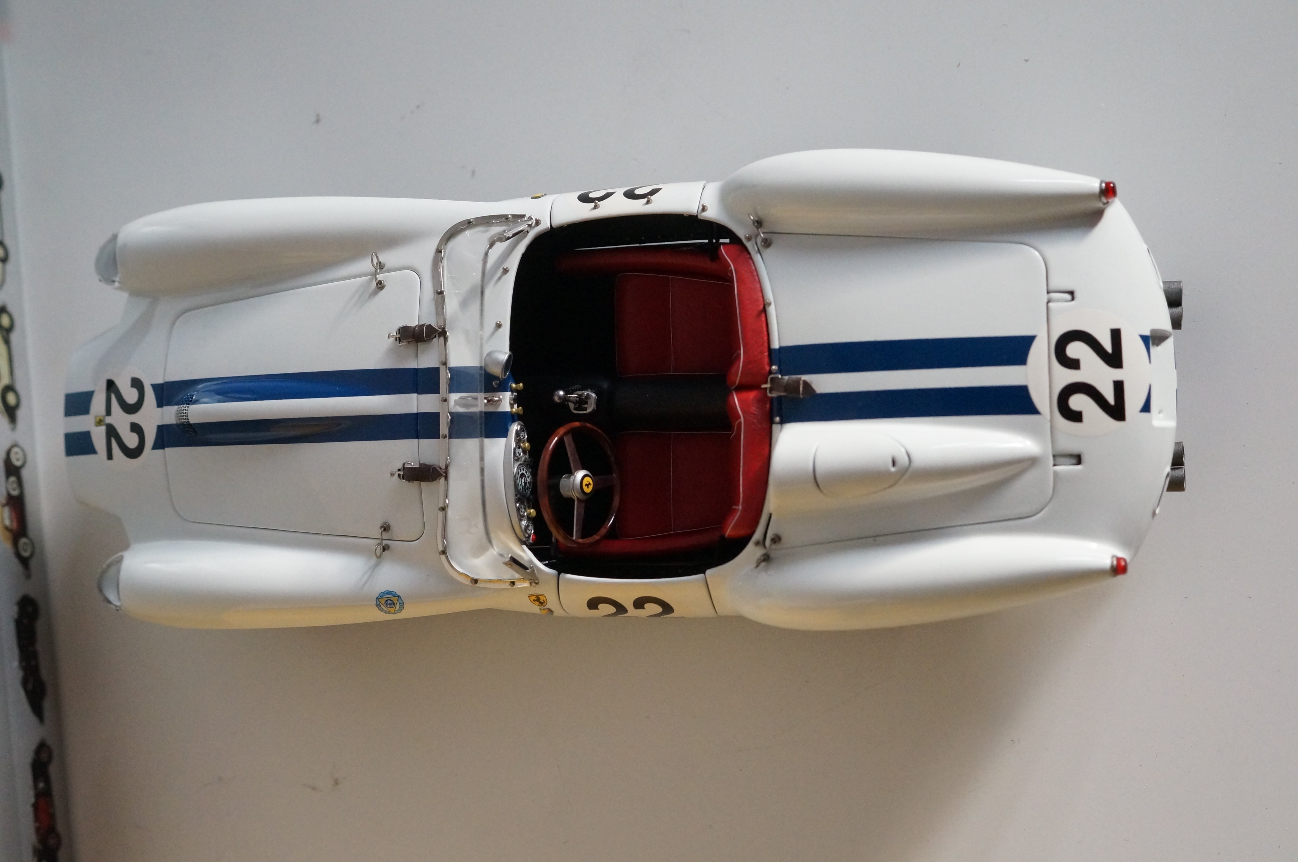1:18 Ferrari 250 Testa Rossa #22 Pontoon Fender CMC M-080 aus Vorbesitz