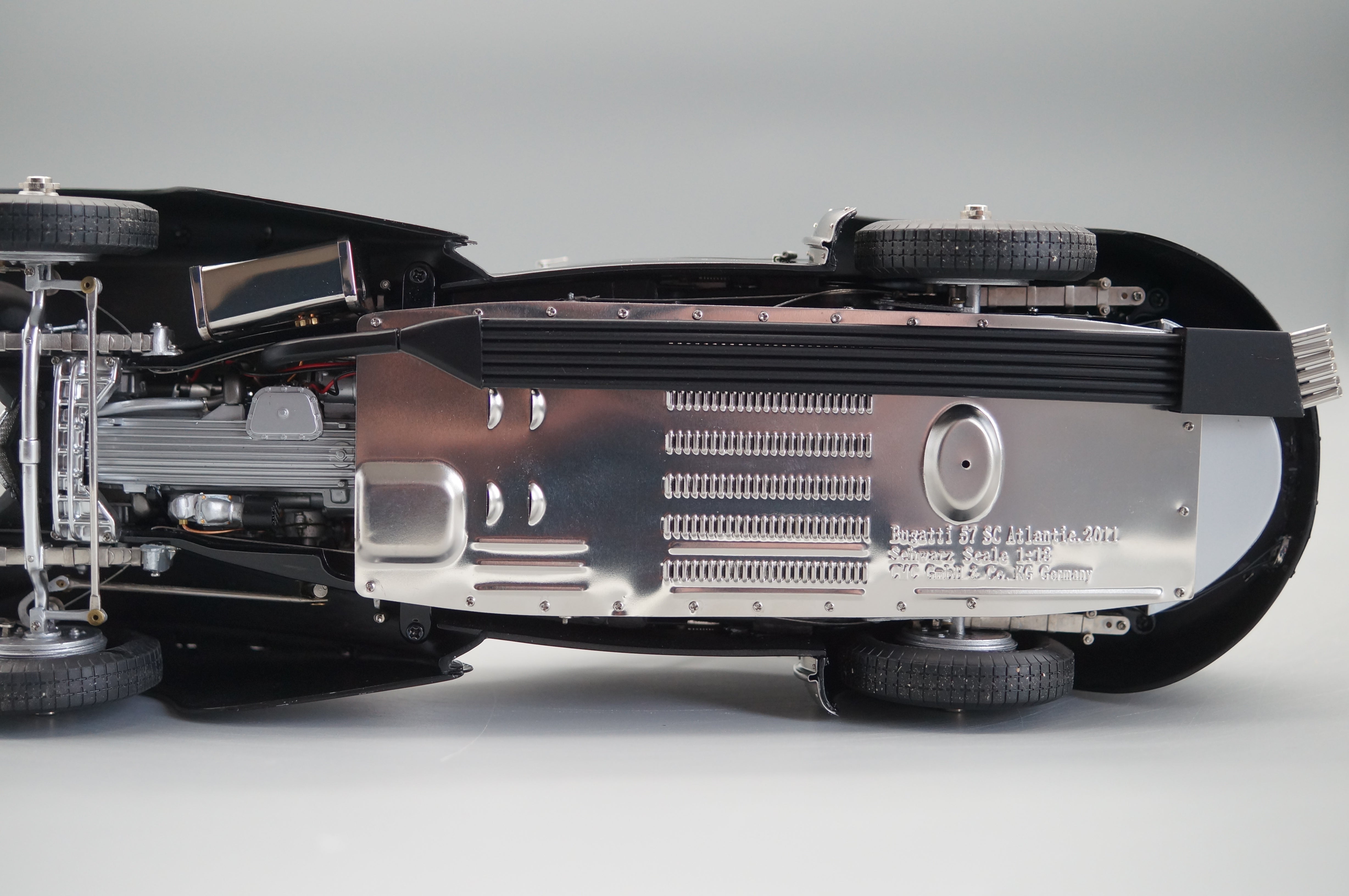 1/18 Bugatti Type 57 SC Atlantic 1938 (black) CMC M-085 #2500 -pre-owned-