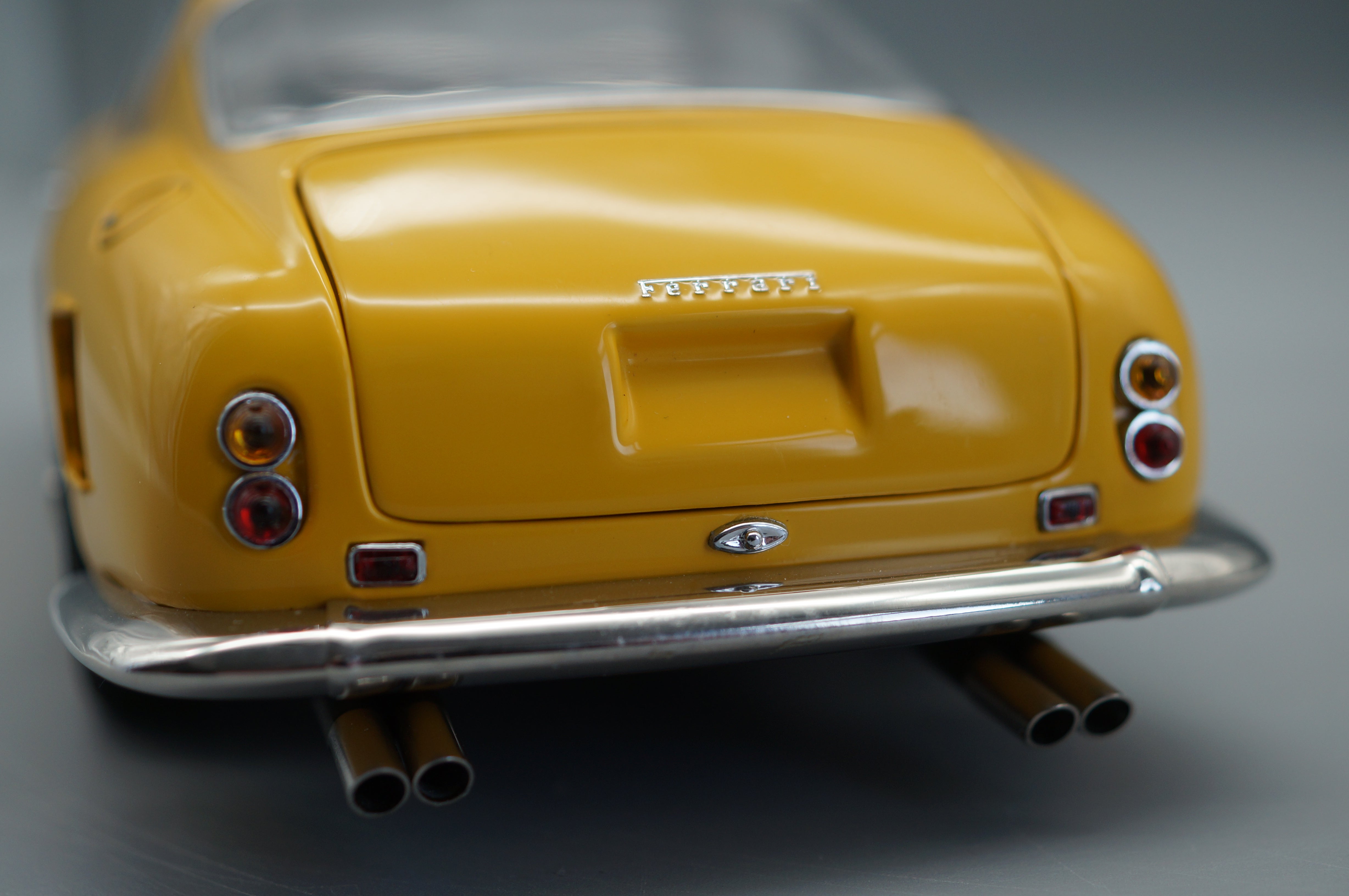 1/18 Ferrari 250 GT Berlinetta passo corto GELB #3600 CMC M-054 -pre-owned