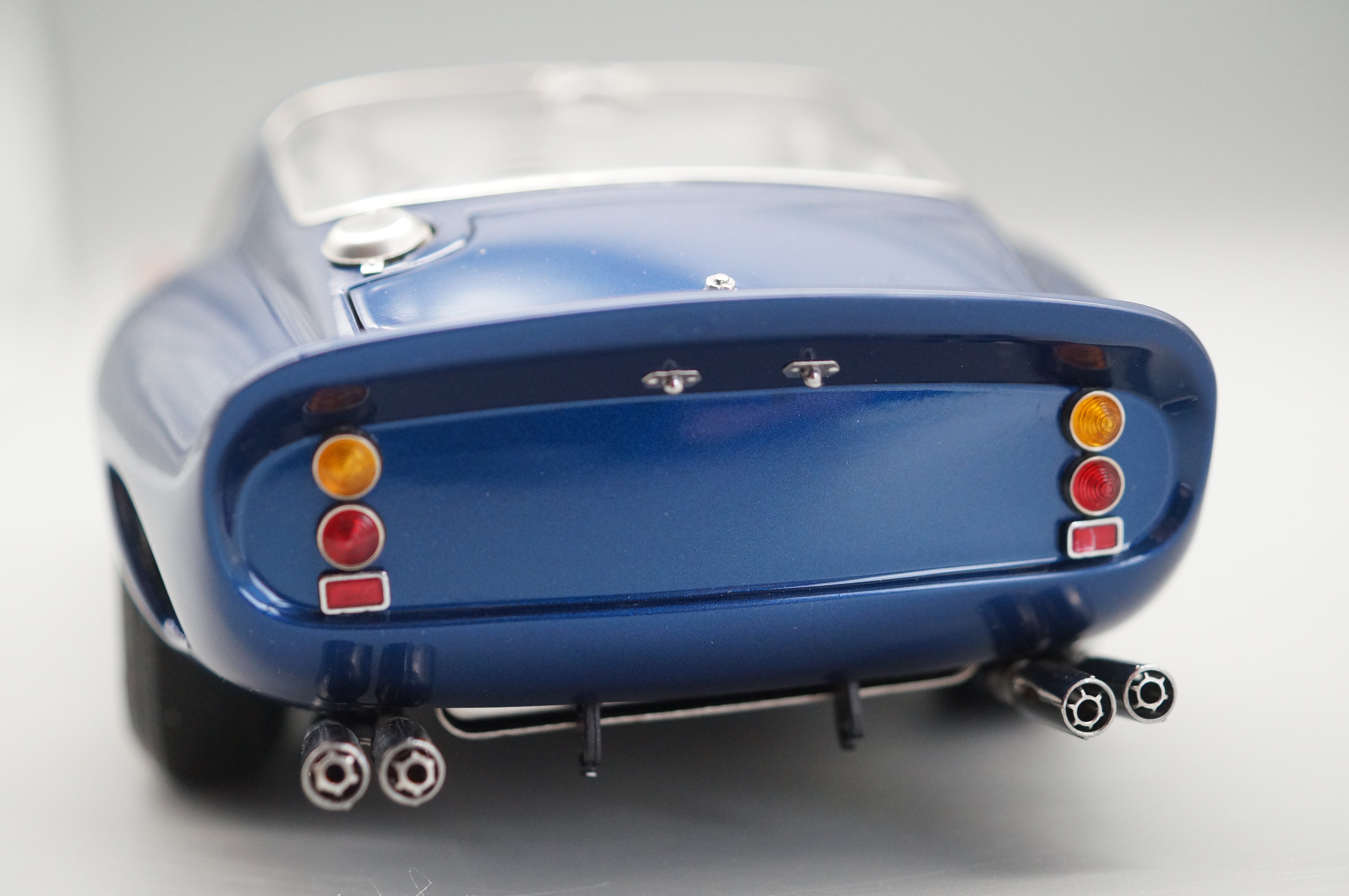 1/18 CMC Ferrari 250 GTO 1962 BLUE #1782 CMC M-152 -pre-owned-