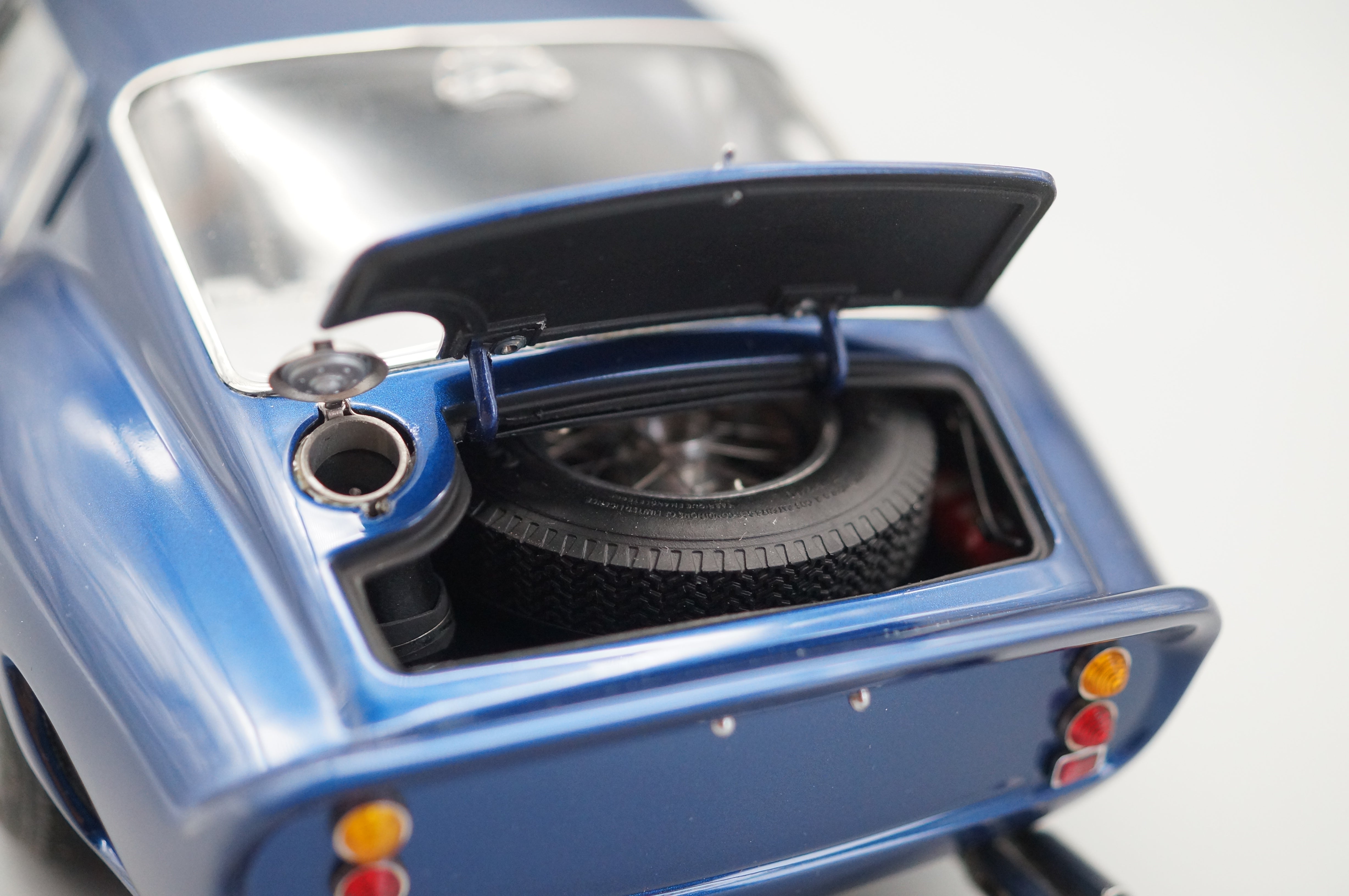 1/18 CMC Ferrari 250 GTO 1962 BLUE #1782 CMC M-152 -pre-owned-