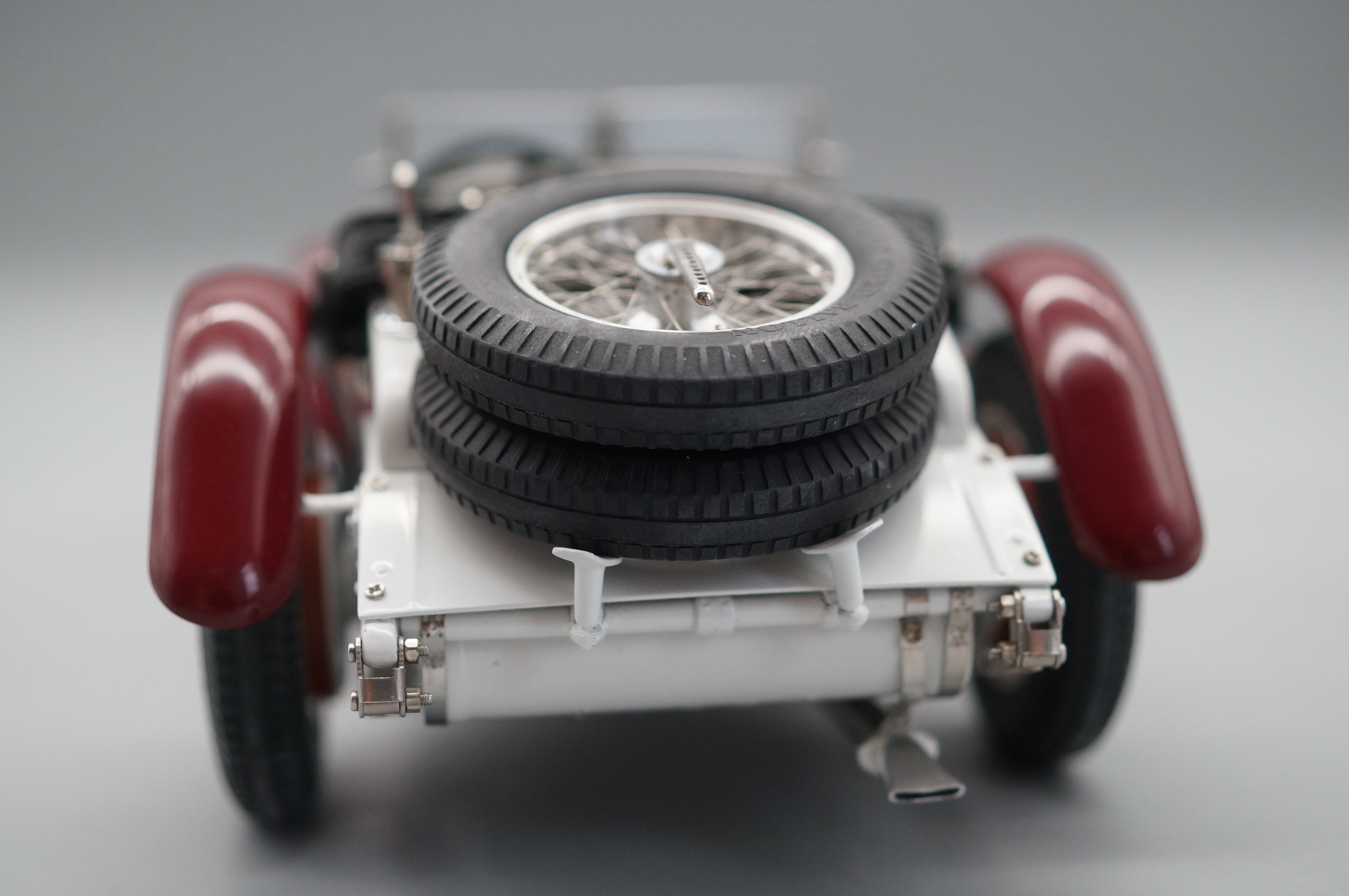 1/18 Mercedes-Benz SSKL #87 R. Caracciola Mille Miglia 1931 'The White Elephant' #5450 CMC M-055 -pre-owned-