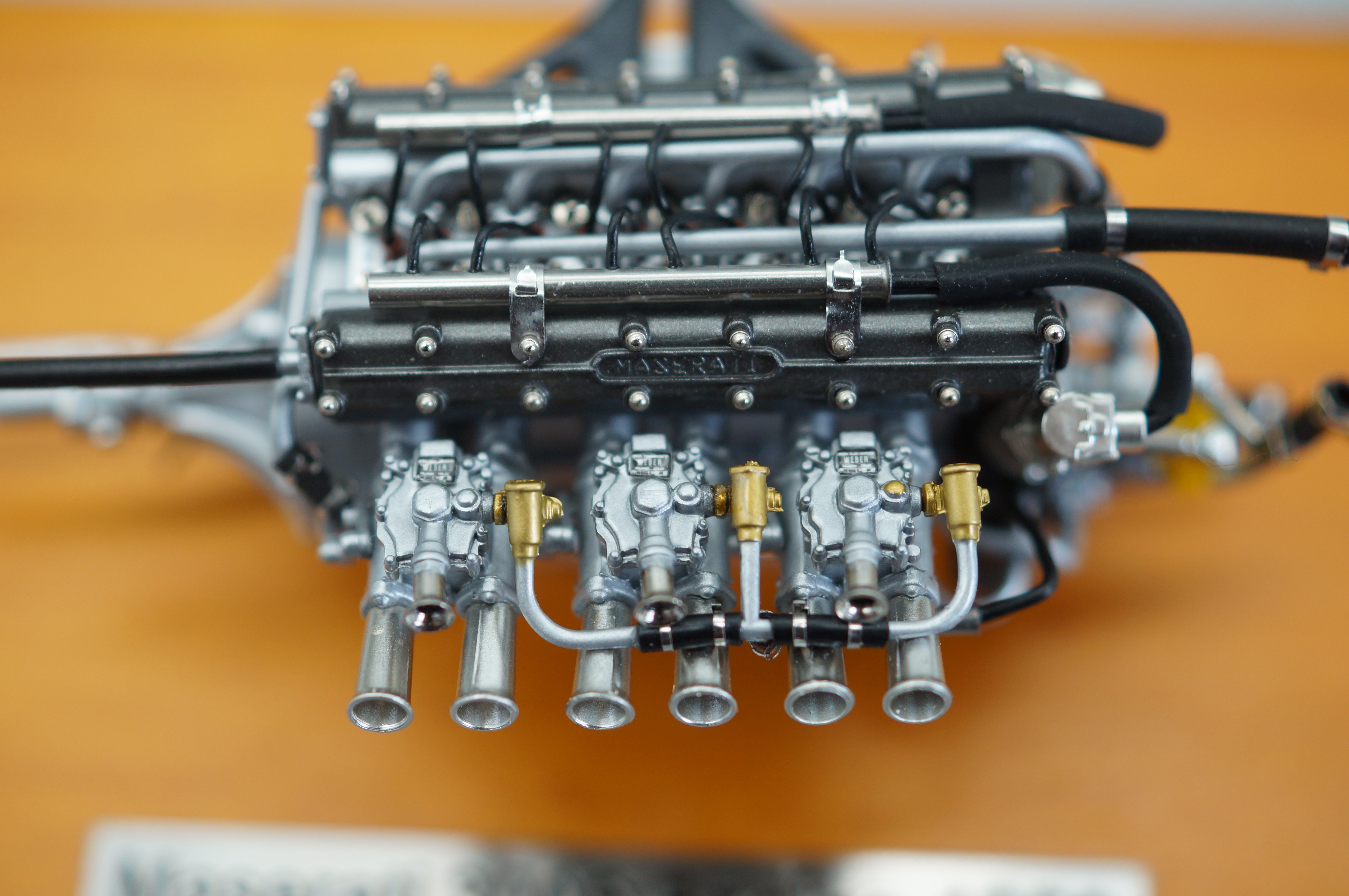 1/18 Maserati 300S Engine with Display Case #1011 CMC M-110 -pre-owned