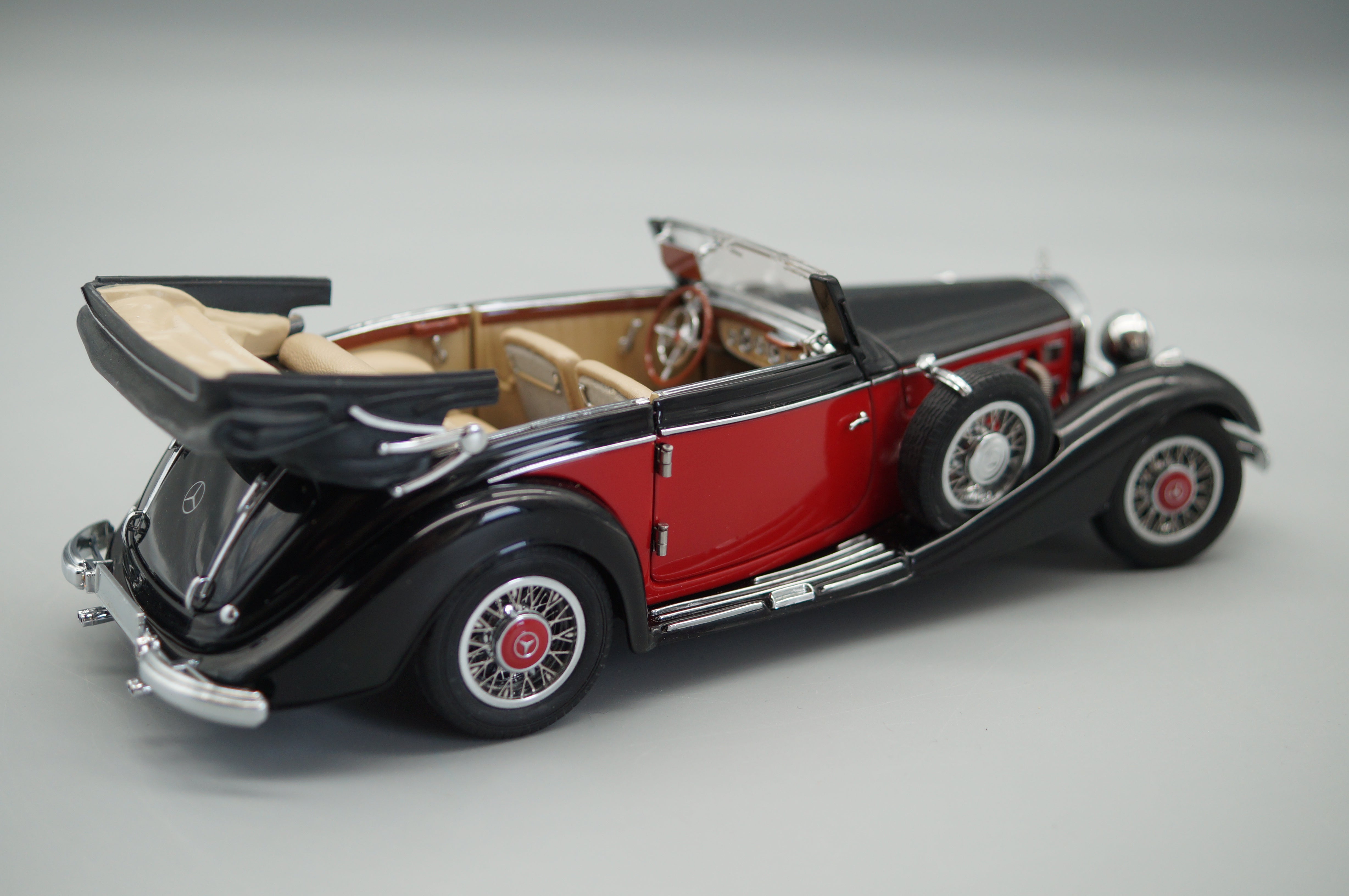 1/24 Mercedes-Benz 540K Cabriolet B red/black #2314 CMC M-003R -pre-owned