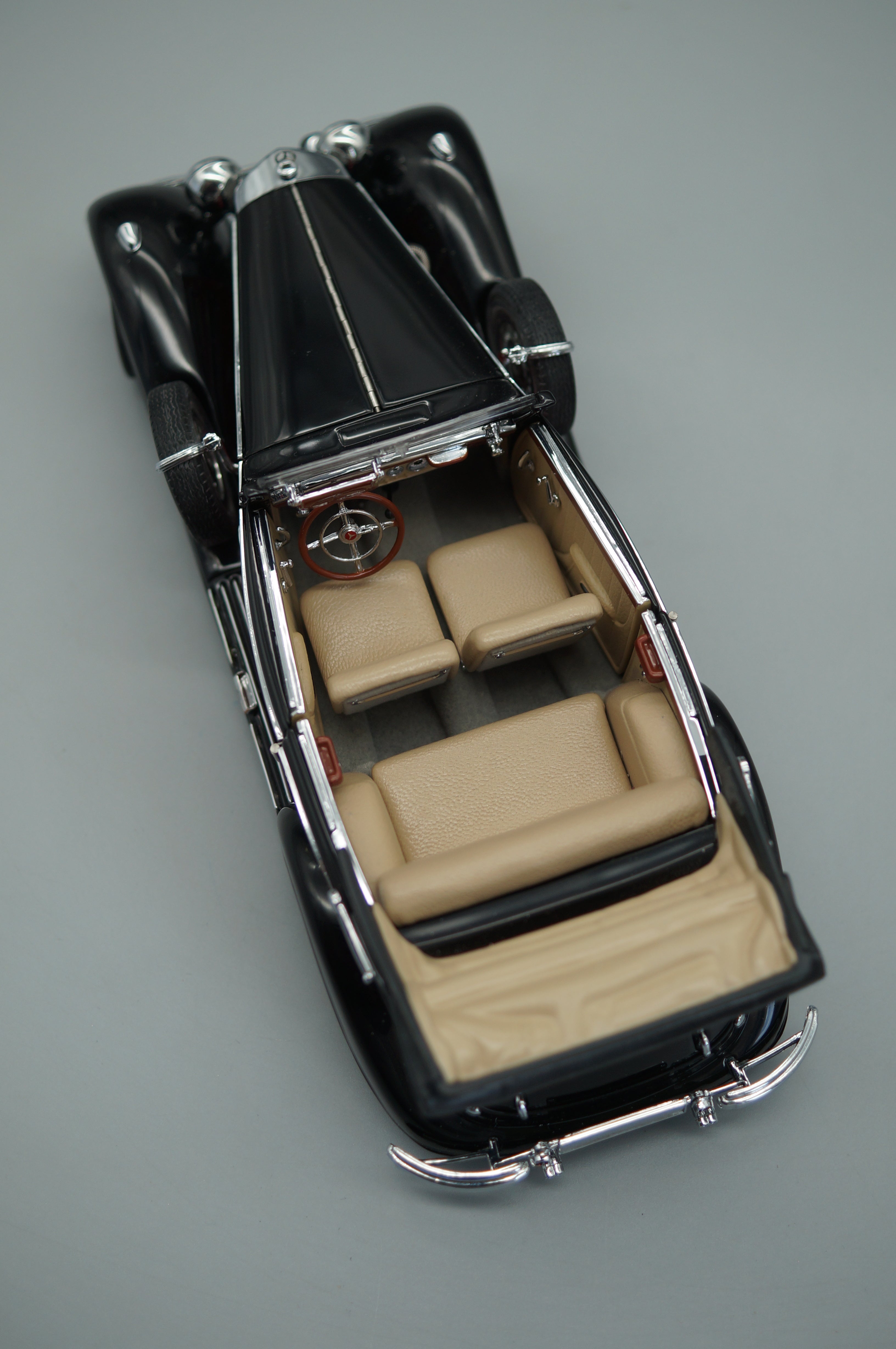 1/24 Mercedes-Benz 540K Cabriolet B red/black #2314 CMC M-003R -pre-owned