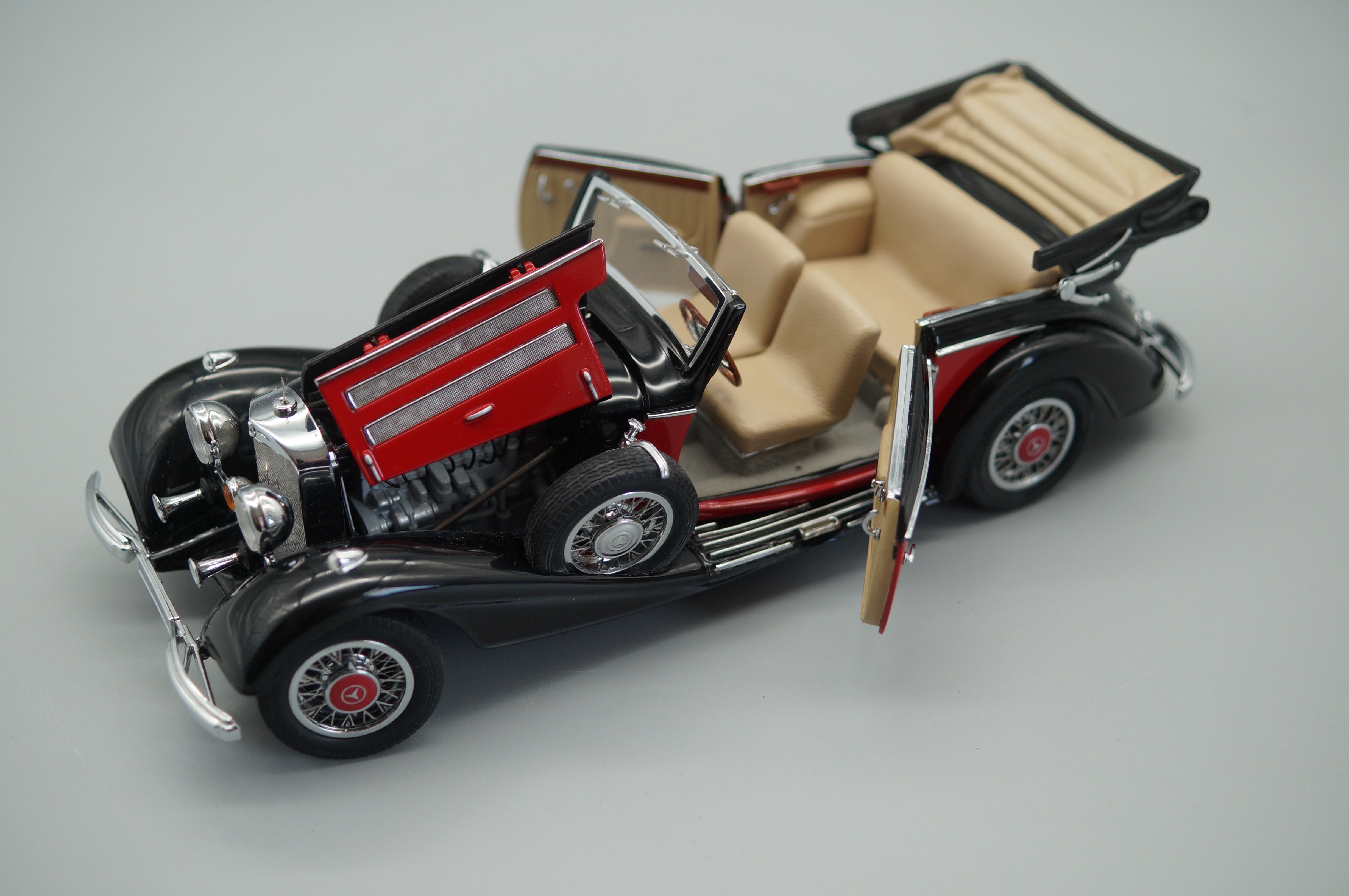 1/24 Mercedes-Benz 540K Cabriolet B red/black #2314 CMC M-003R -pre-owned