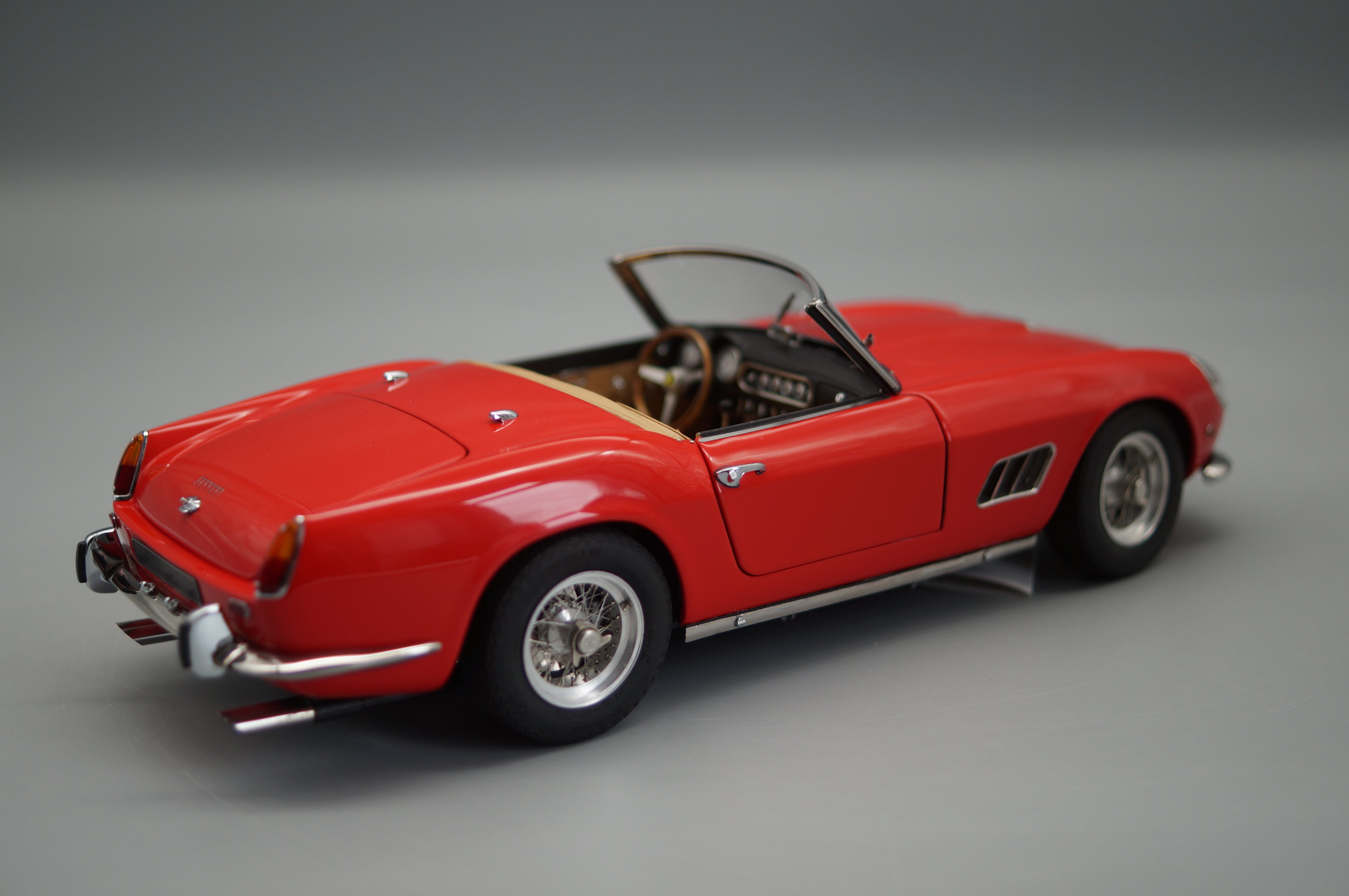 1/18 Ferrari 250 SWB Spyder California 1961 red #0117 CMC M-091 -pre-owned