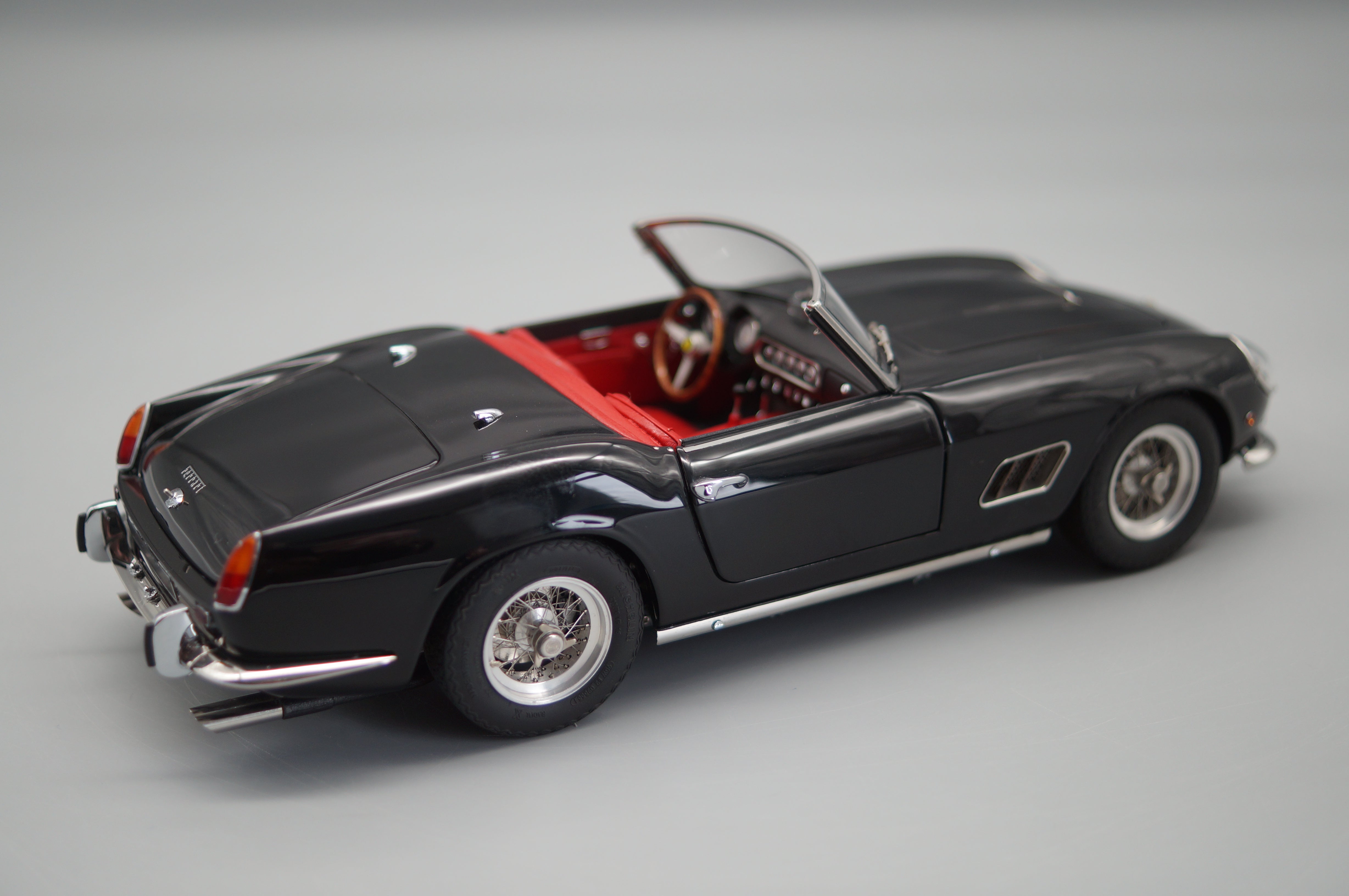 1/18 Ferrari 250 SWB California Spyder 1961 Black CMC M-094 #1803/2500 - pre-owned