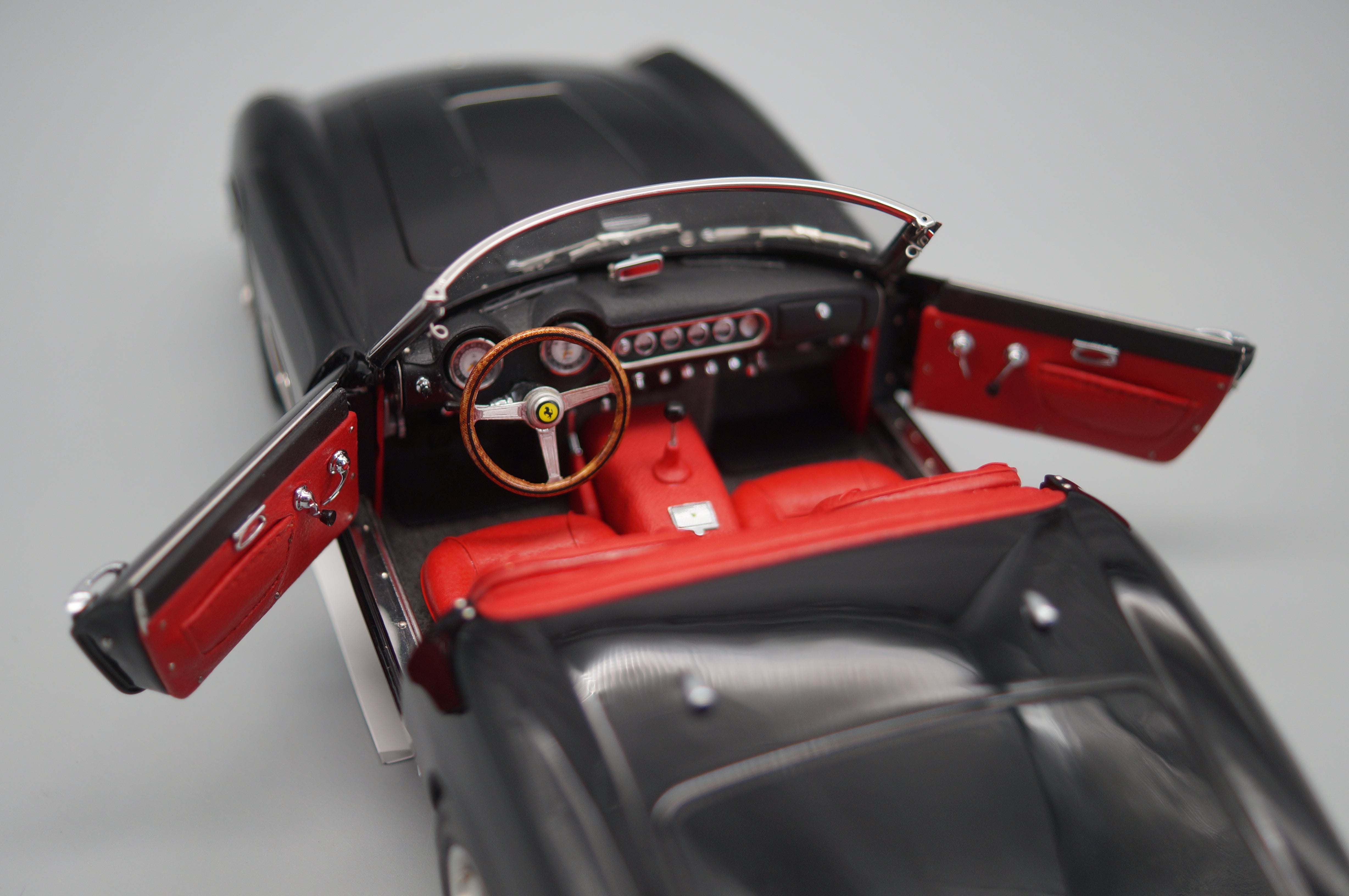 1/18 Ferrari 250 SWB California Spyder 1961 Black CMC M-094 #1803/2500 - pre-owned