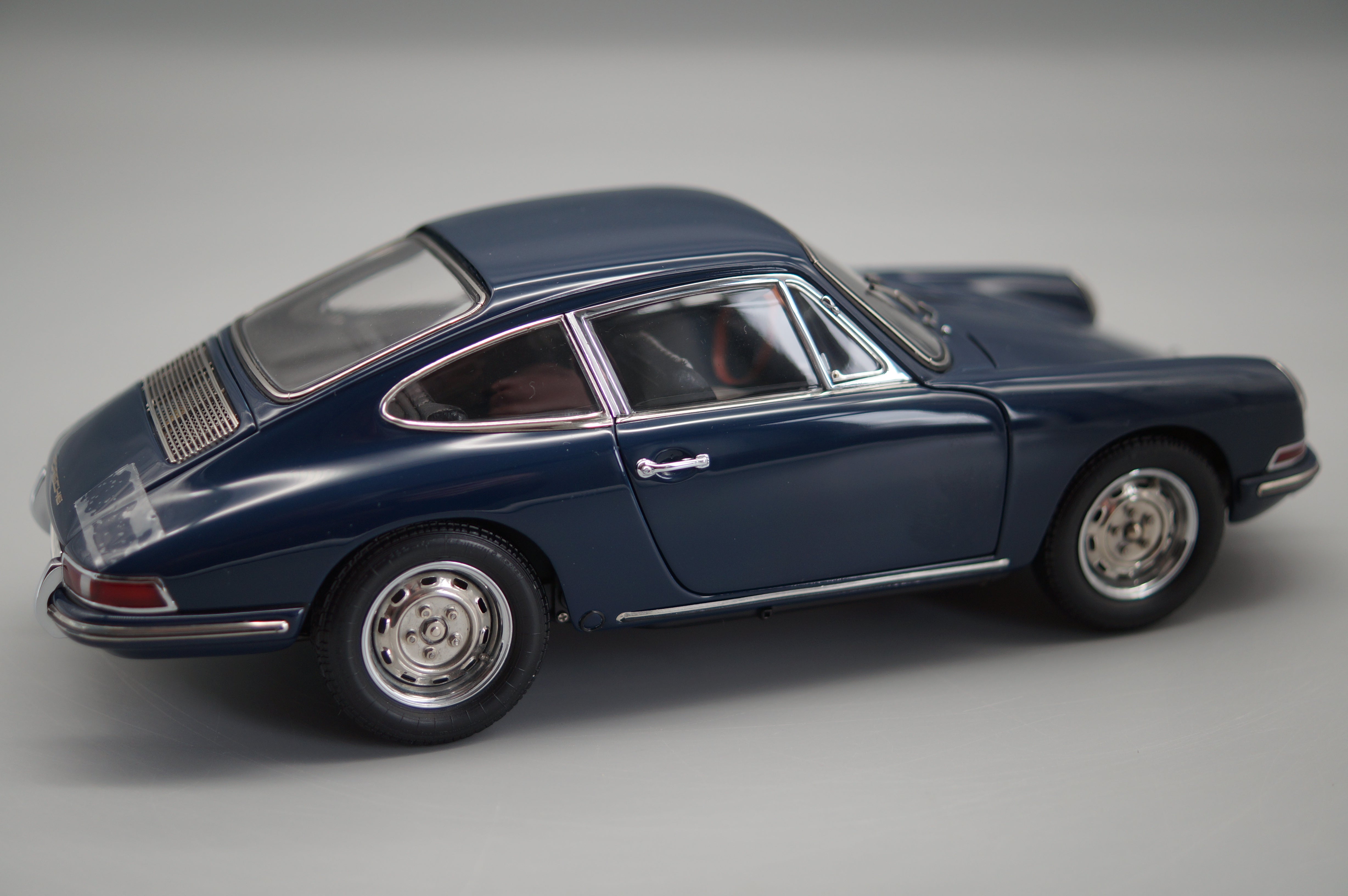 1/18 Porsche 901 Coupe Bali Blue #2097 CMC M-067 -pre-owned