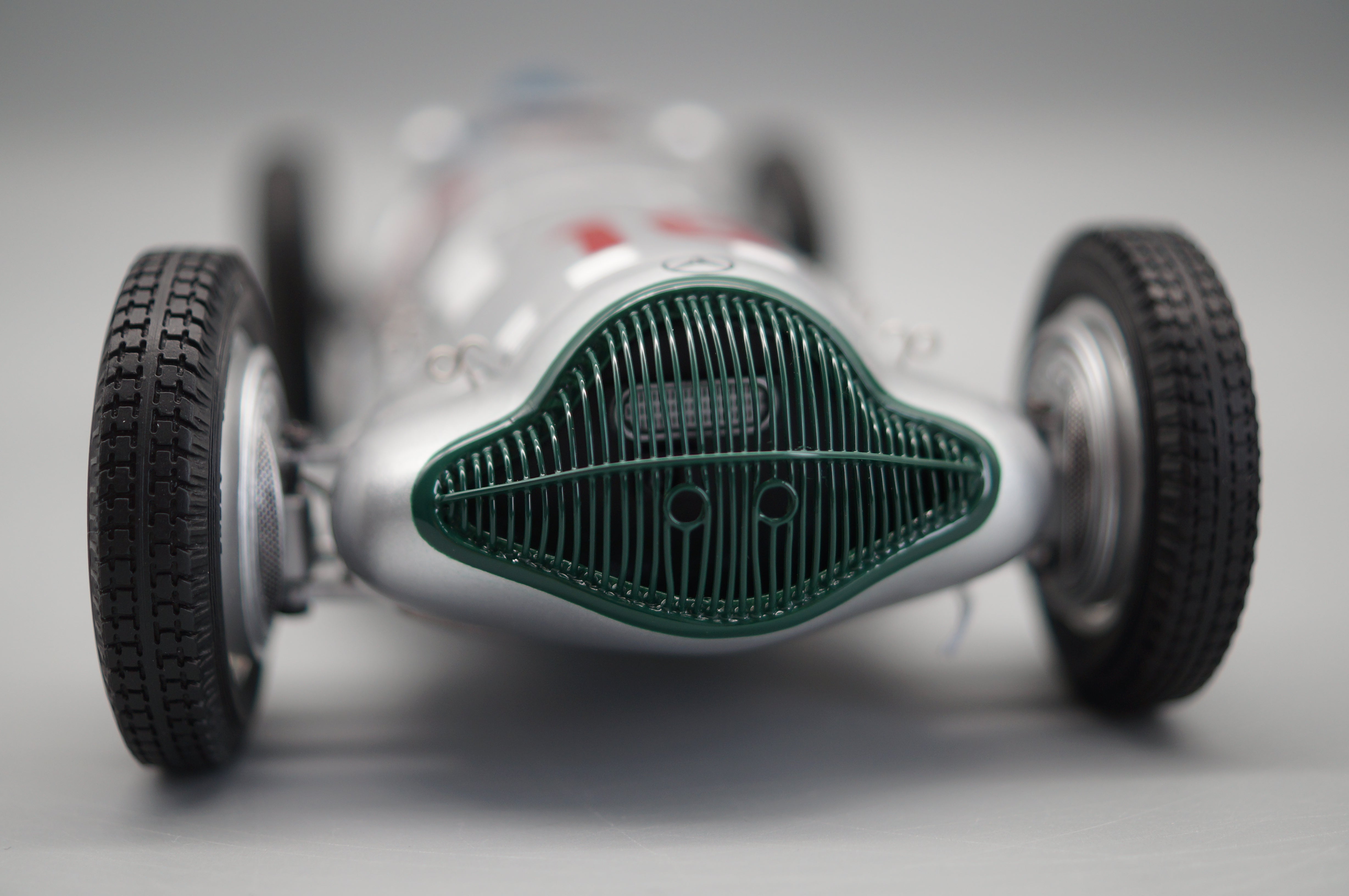 Mercedes-Benz W154 #16 Richard Seaman CMC M-098 LE 3,000