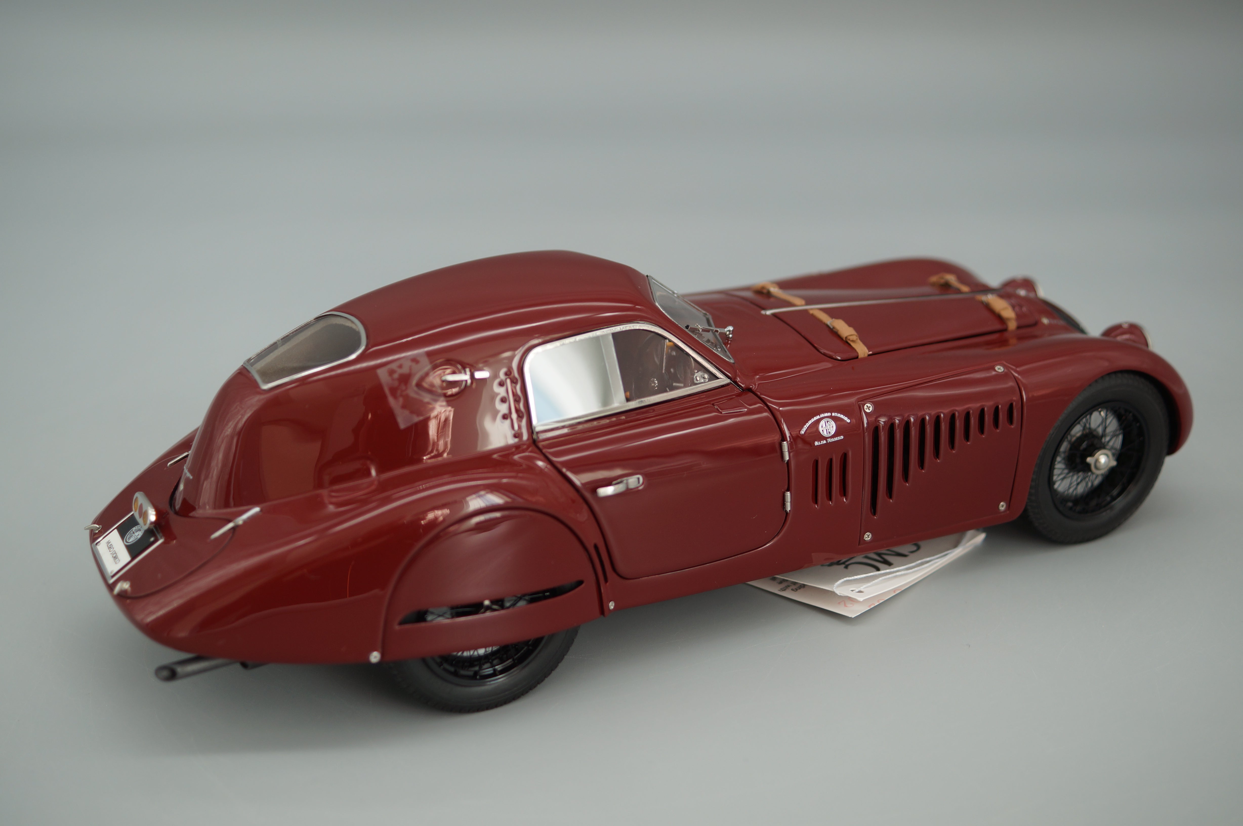 1/18 Alfa Romeo 8C 2900B Speciale Touring Coupe 1938 #2211 CMC M-107 -pre-owned