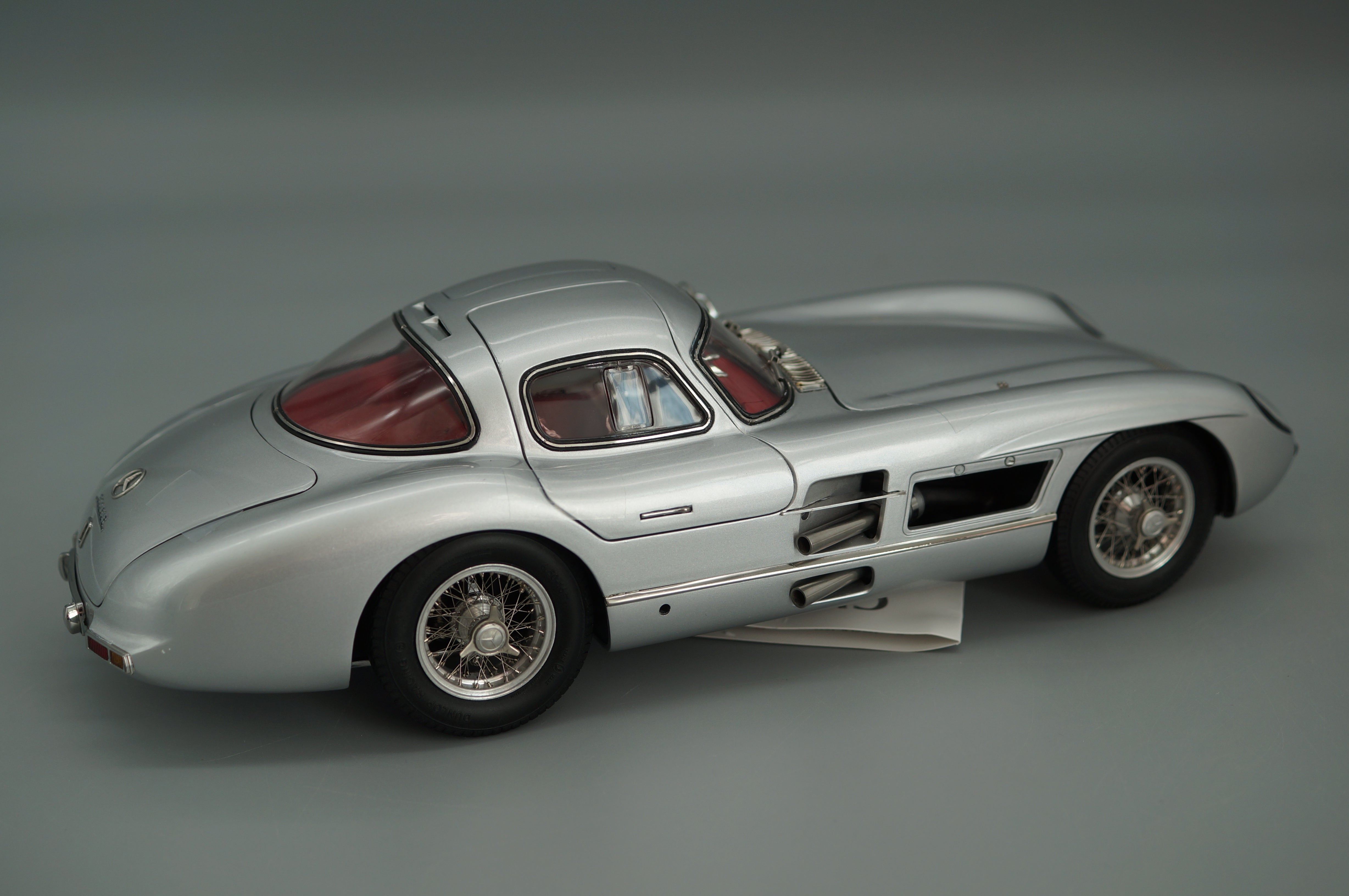 1/18 Mercedes-Benz 300 SLR Uhlenhaut Coupe #3447 Version I CMC M-076 -pre-owned