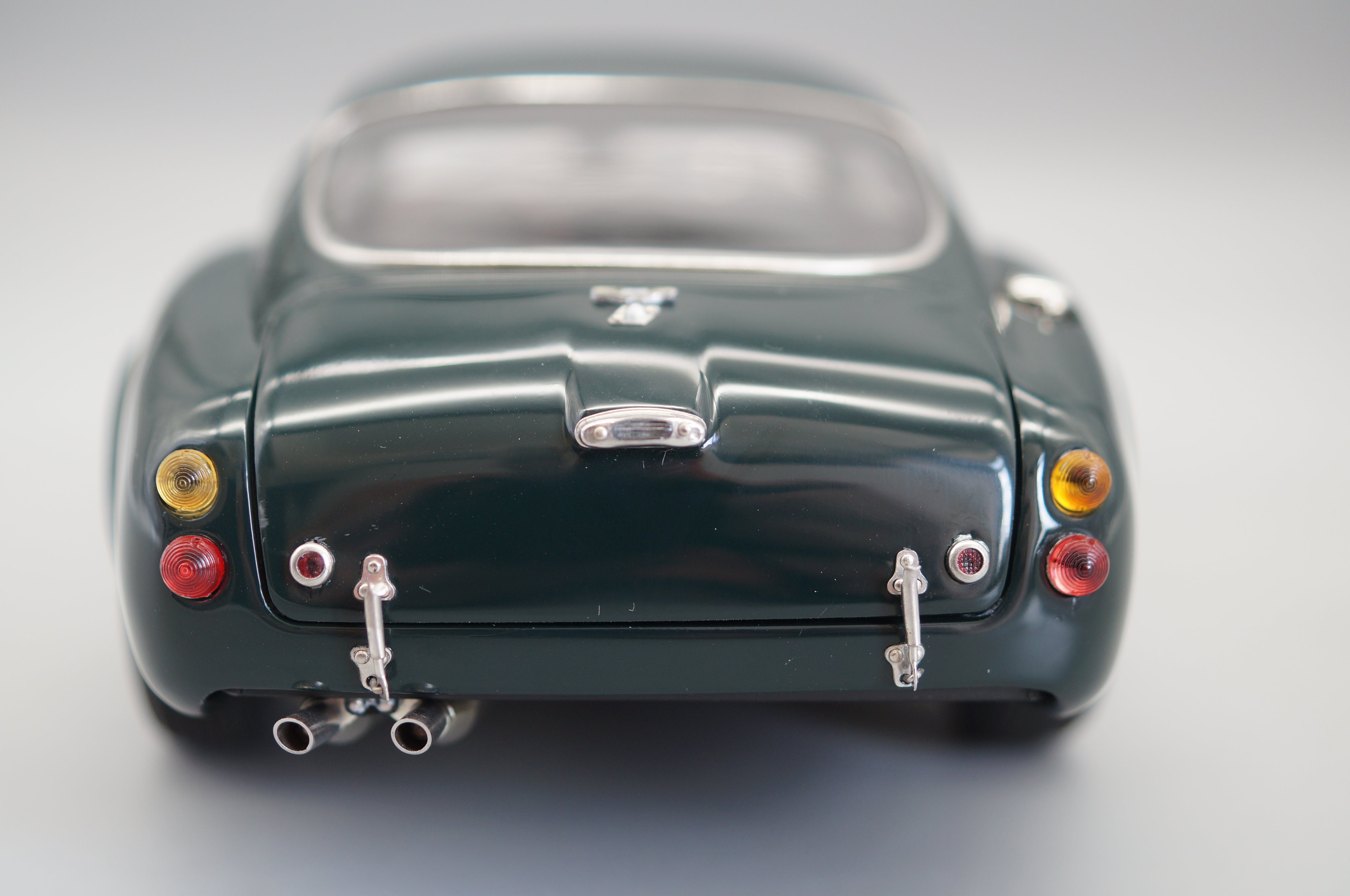 1/18 Aston Martin DB4 GT Zagato 'Goodwood Green' #441 CMC M-150 - Pre-owned