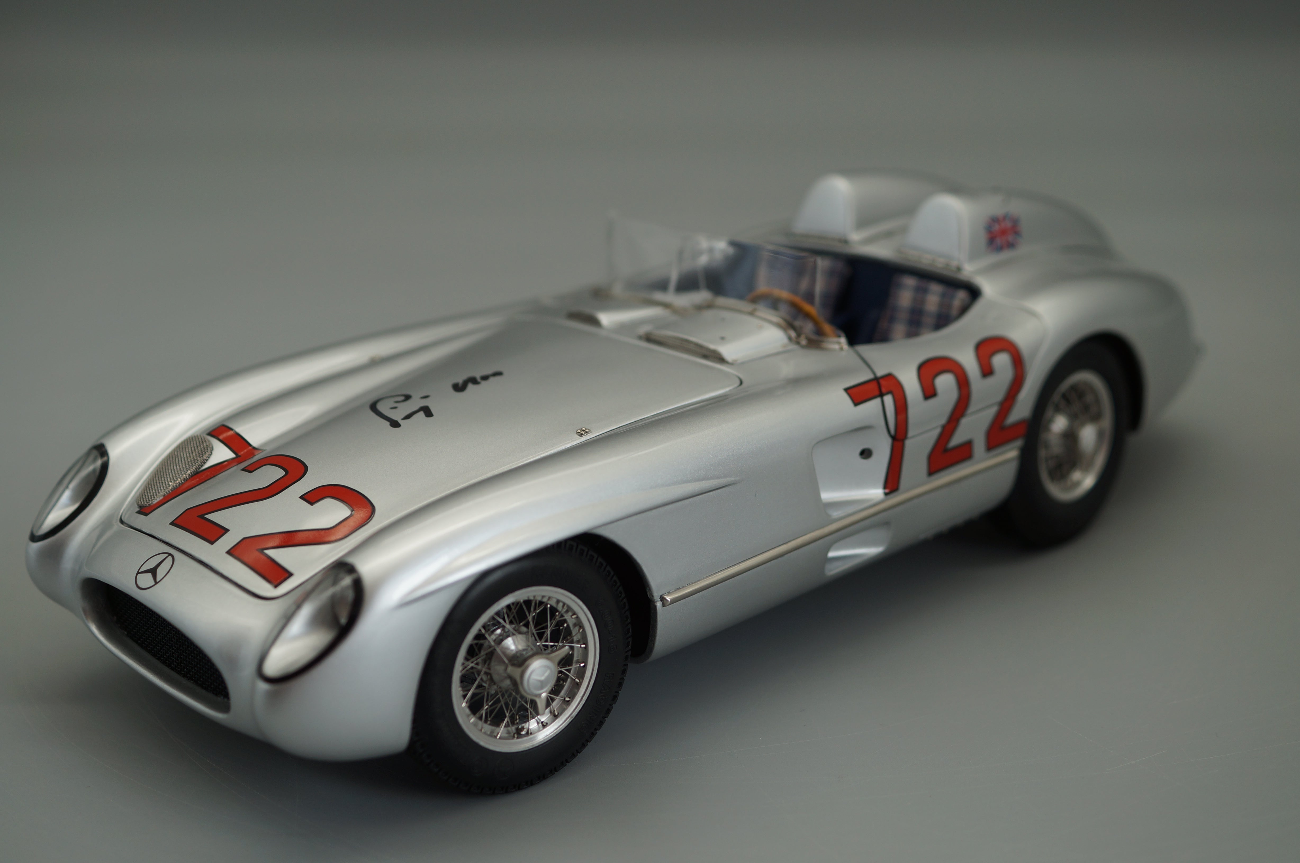 1/18 Mercedes-Benz 300SLR #722 Mille Miglia Stirling MOSS Signatur Edition #484/722 CMC M-072 -pre-owned