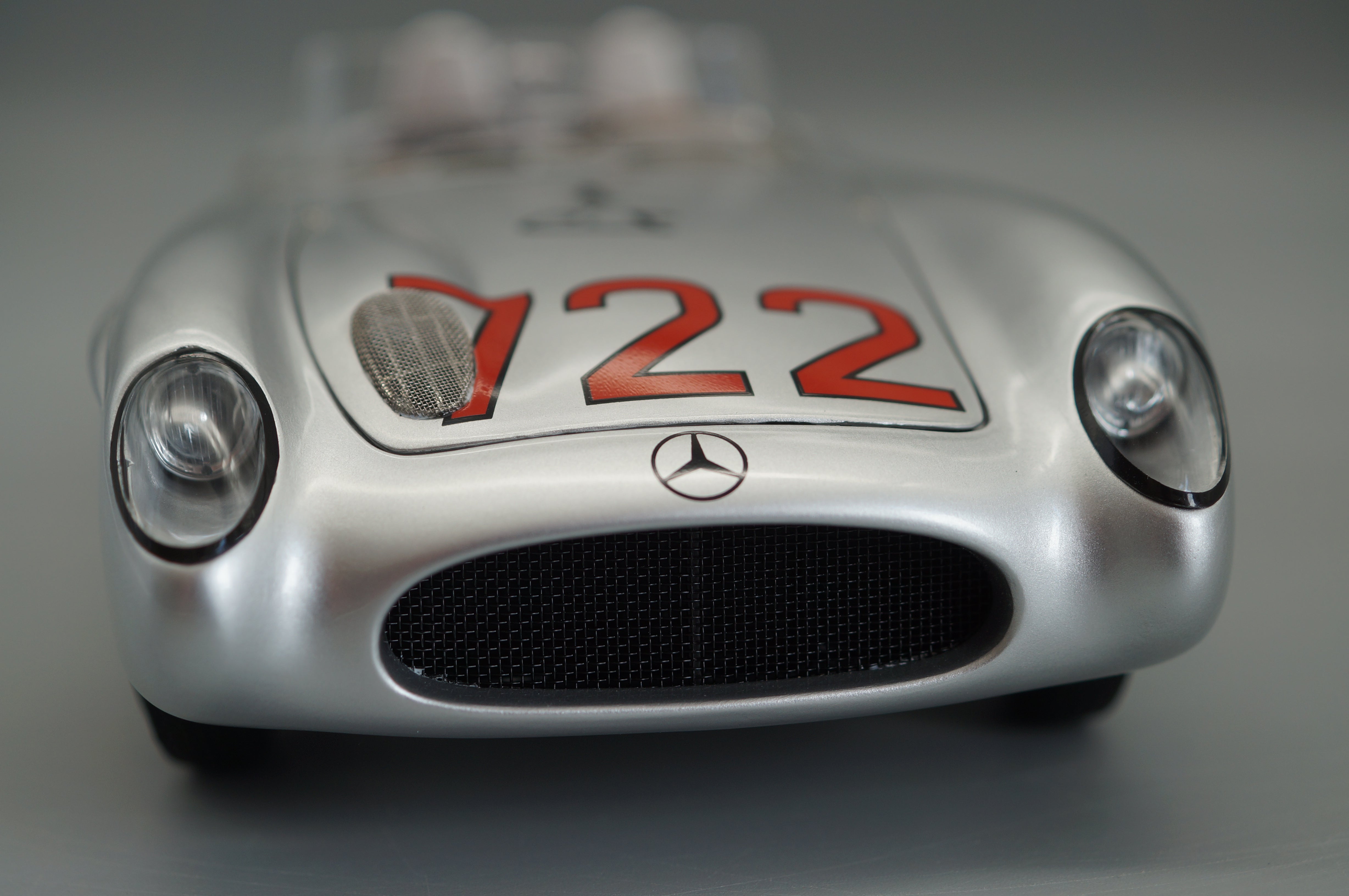 1/18 Mercedes-Benz 300SLR #722 Mille Miglia Stirling MOSS Signature Edition #484/722 CMC M-072 -pre-owned