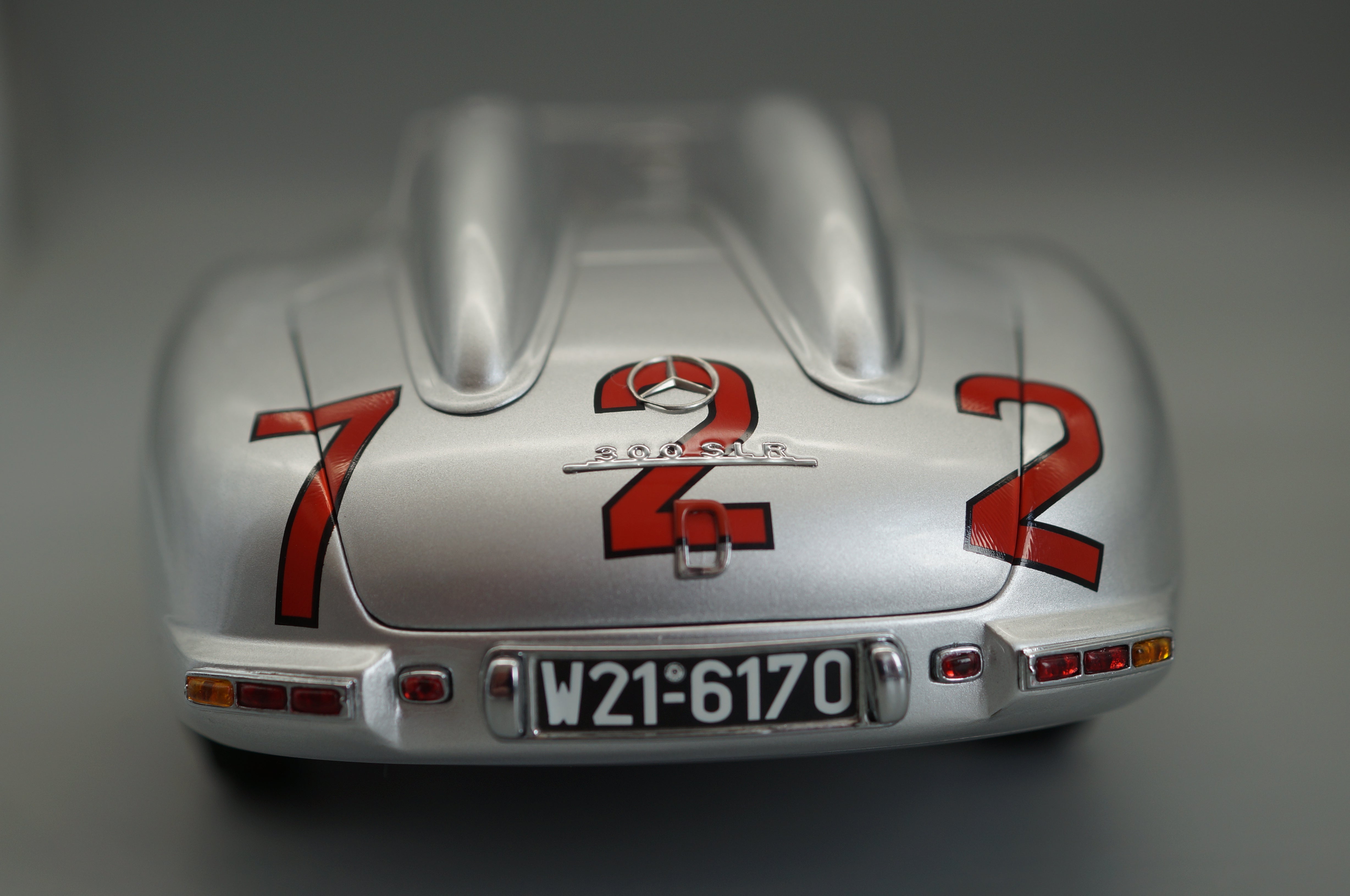 1/18 Mercedes-Benz 300SLR #722 Mille Miglia Stirling MOSS Signature Edition #484/722 CMC M-072 -pre-owned