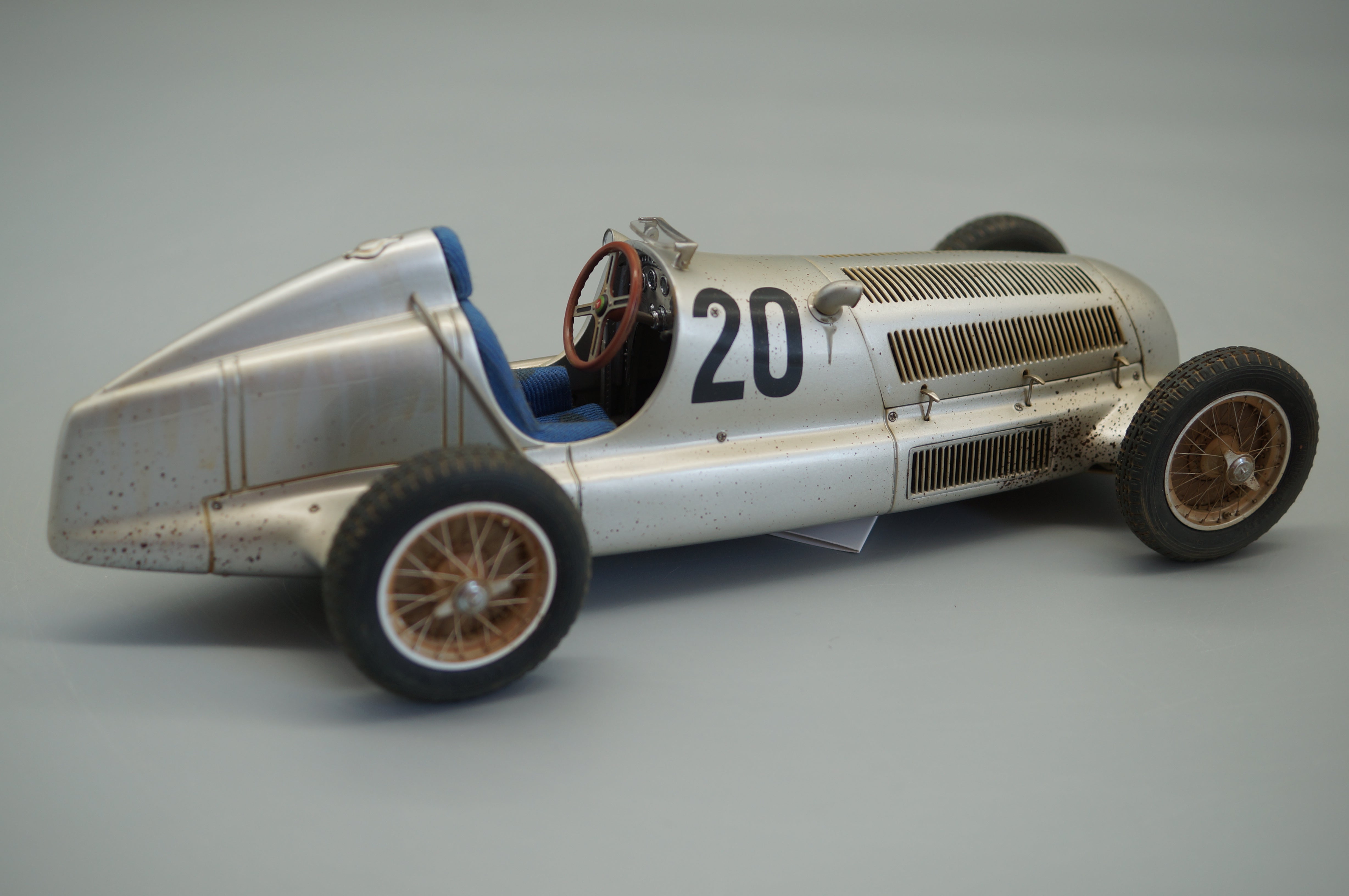 1/18 Mercedes-Benz W25 #20 'Dirty Hero' Collector's Edition 20 Years #0112/1000 CMC M-147 -Pre-Owned