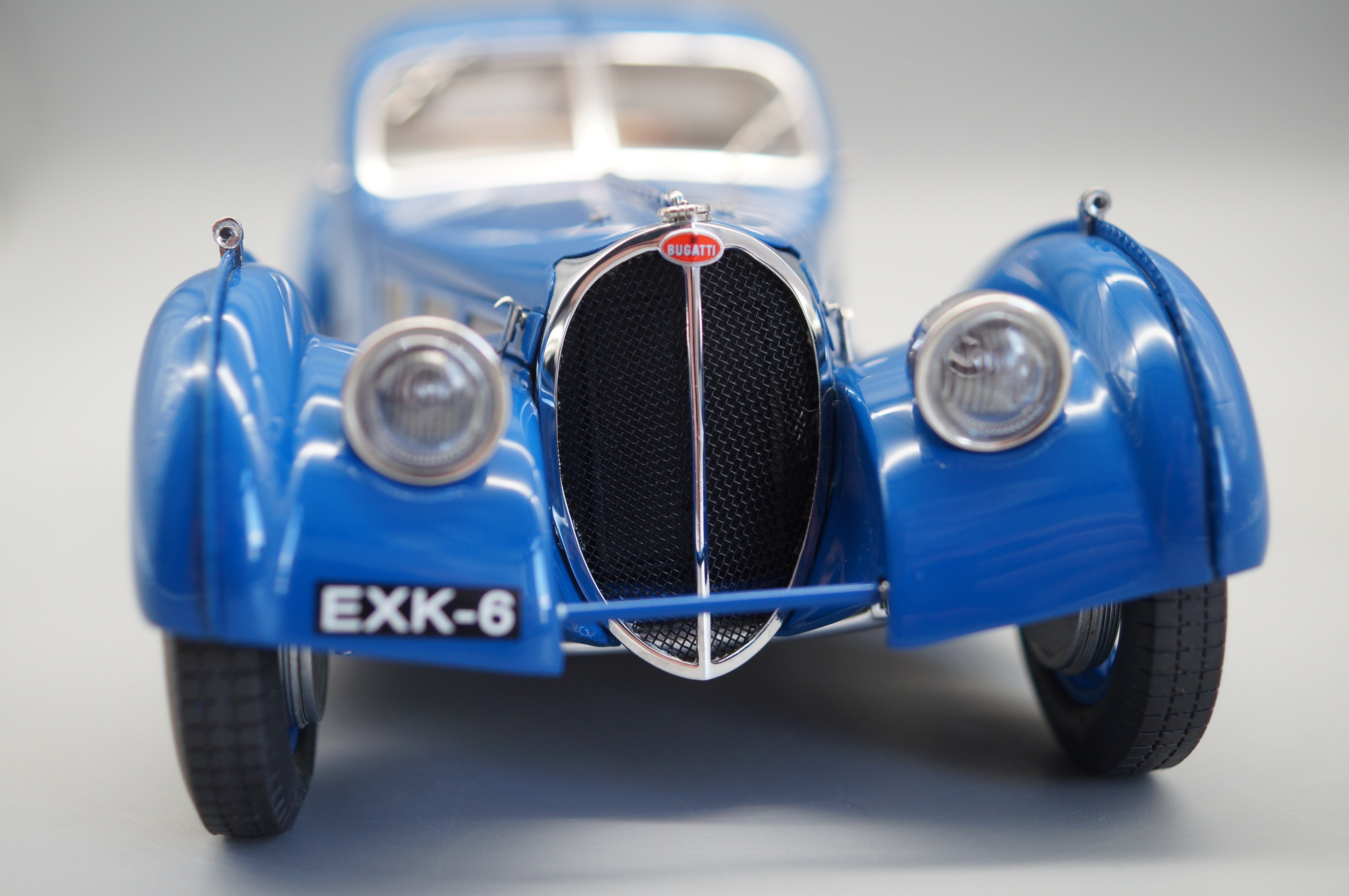 1/18 Bugatti Type 57 SC Atlantic blue R.B. Pope #2541 CMC M-083 -pre-owned-