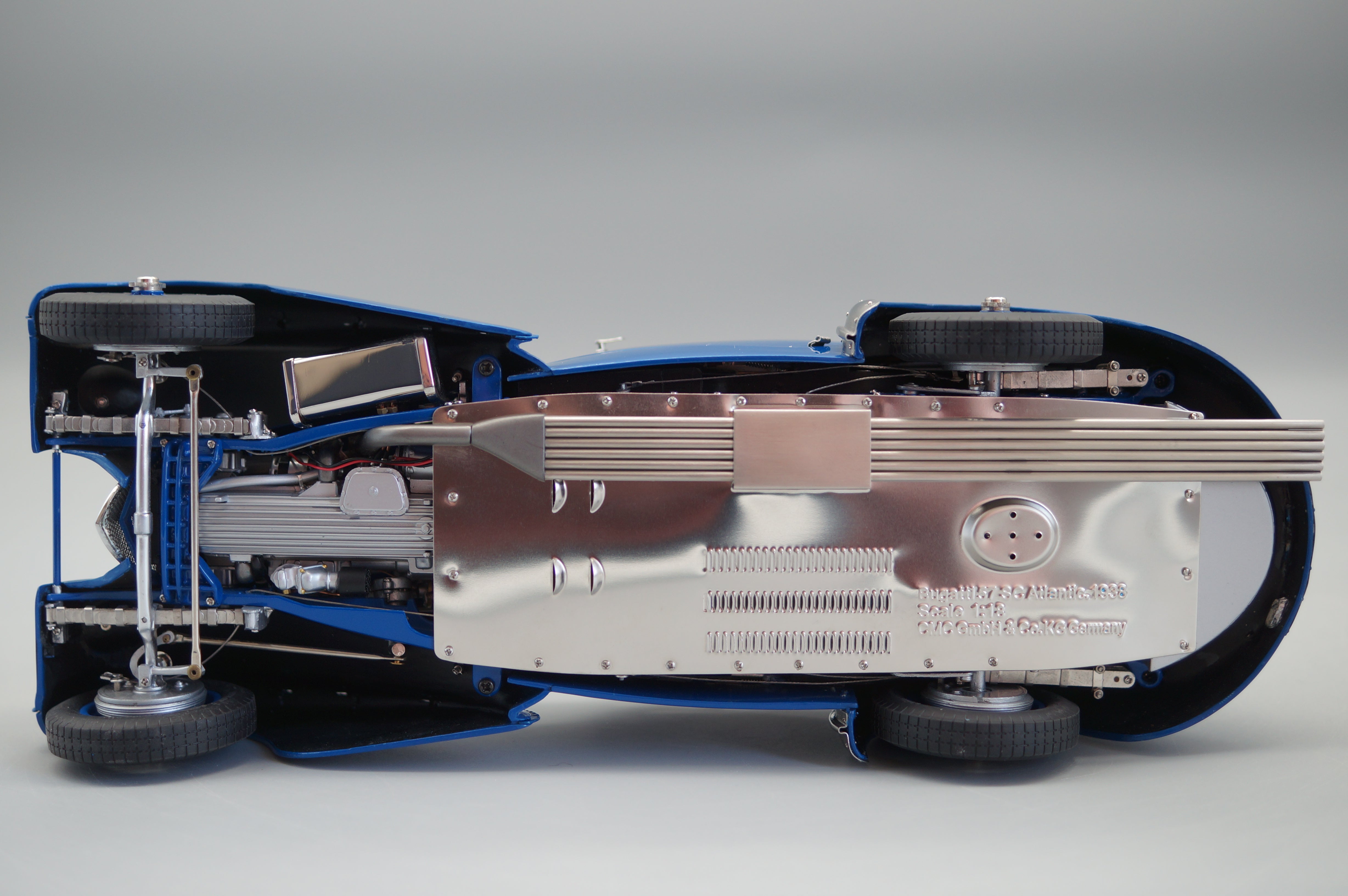 1/18 Bugatti Type 57 SC Atlantic blue R.B. Pope #2541 CMC M-083 -pre-owned-