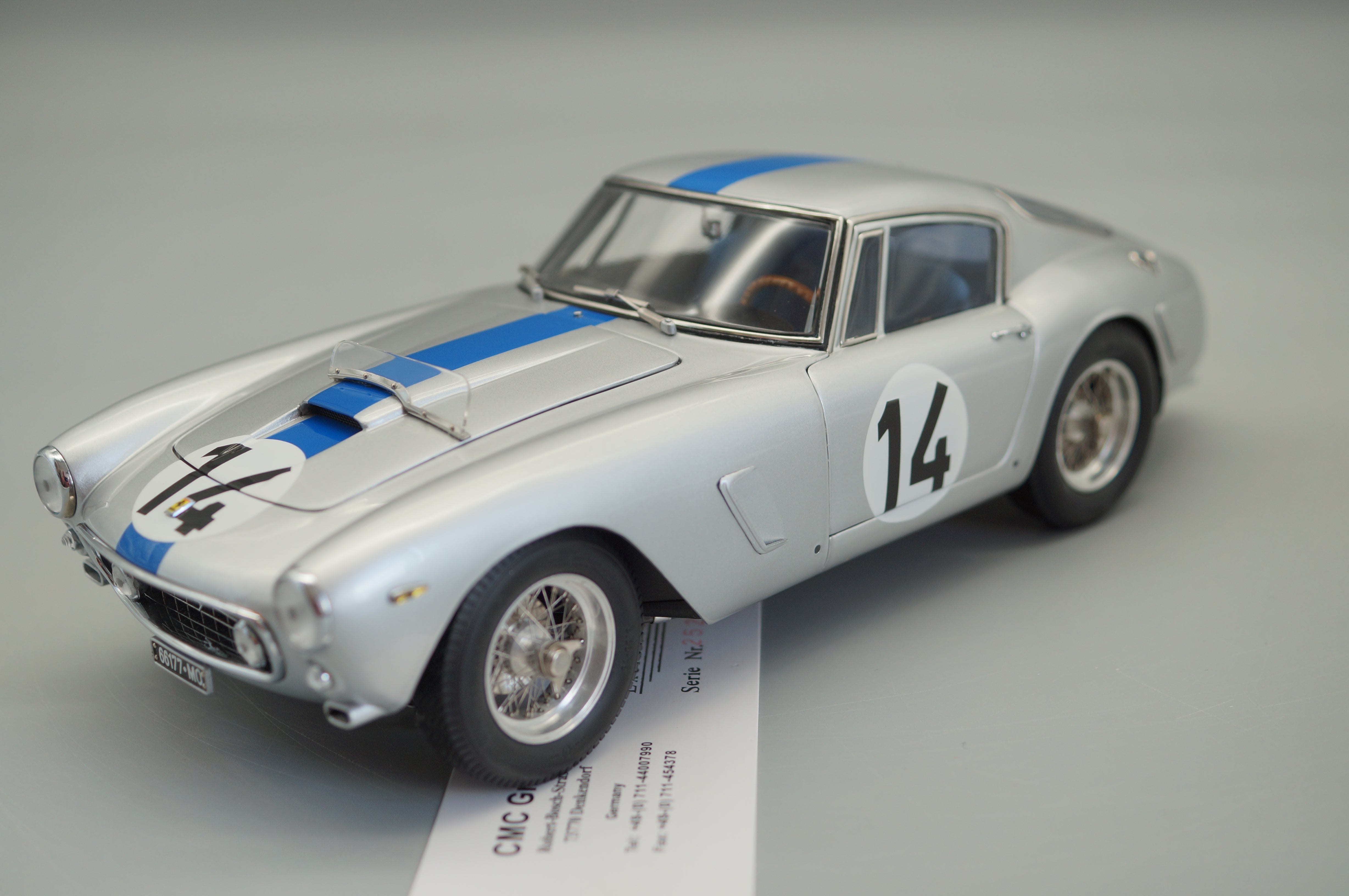 Ferrari 250 GT SWB Competizione #14  24H Le Mans 1961 #2521/7000 CMC M-079 -pre-owned