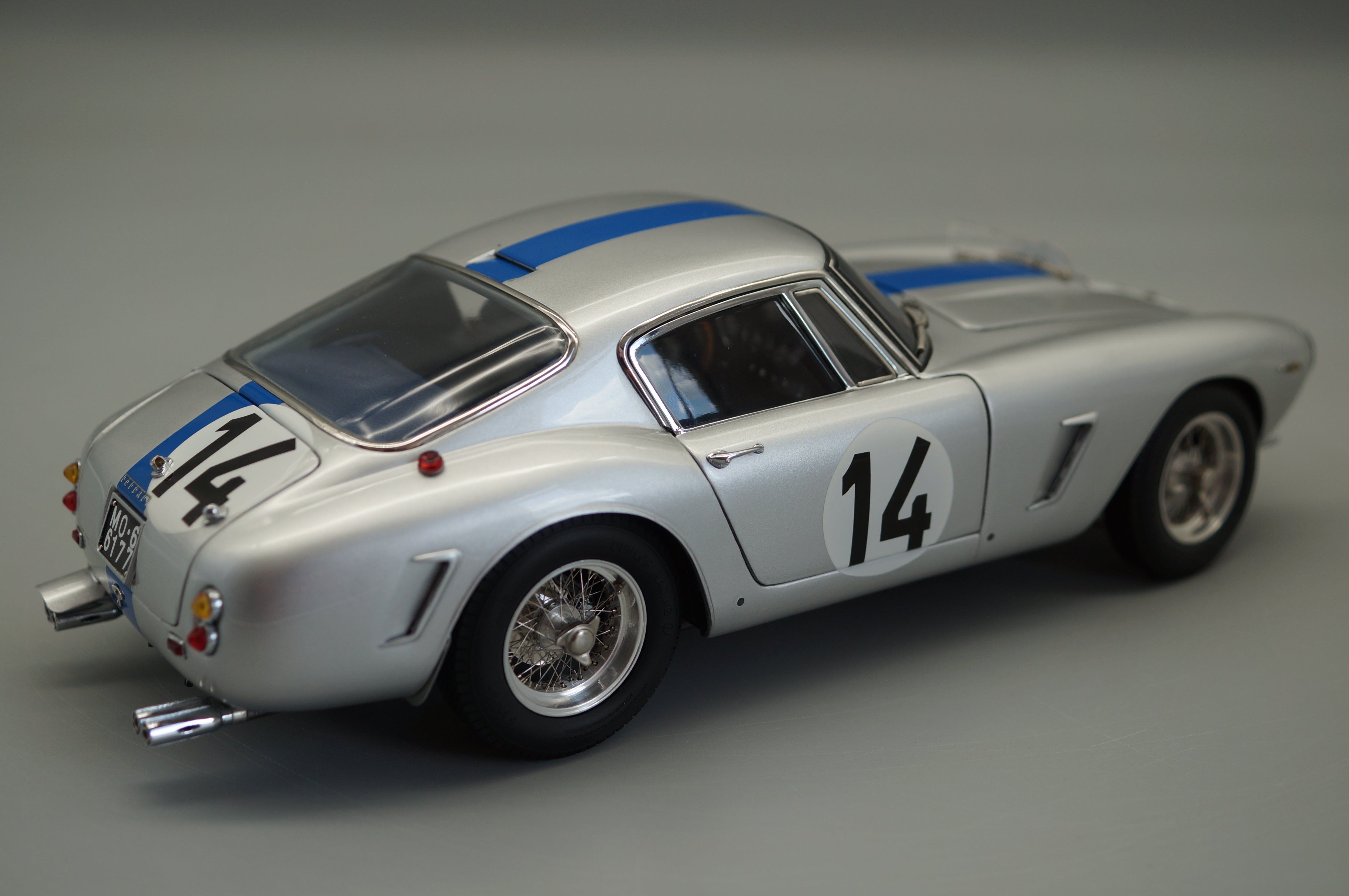 Ferrari 250 GT SWB Competizione #14 24H Le Mans 1961 #2521/7000 CMC M-079 -pre-owned