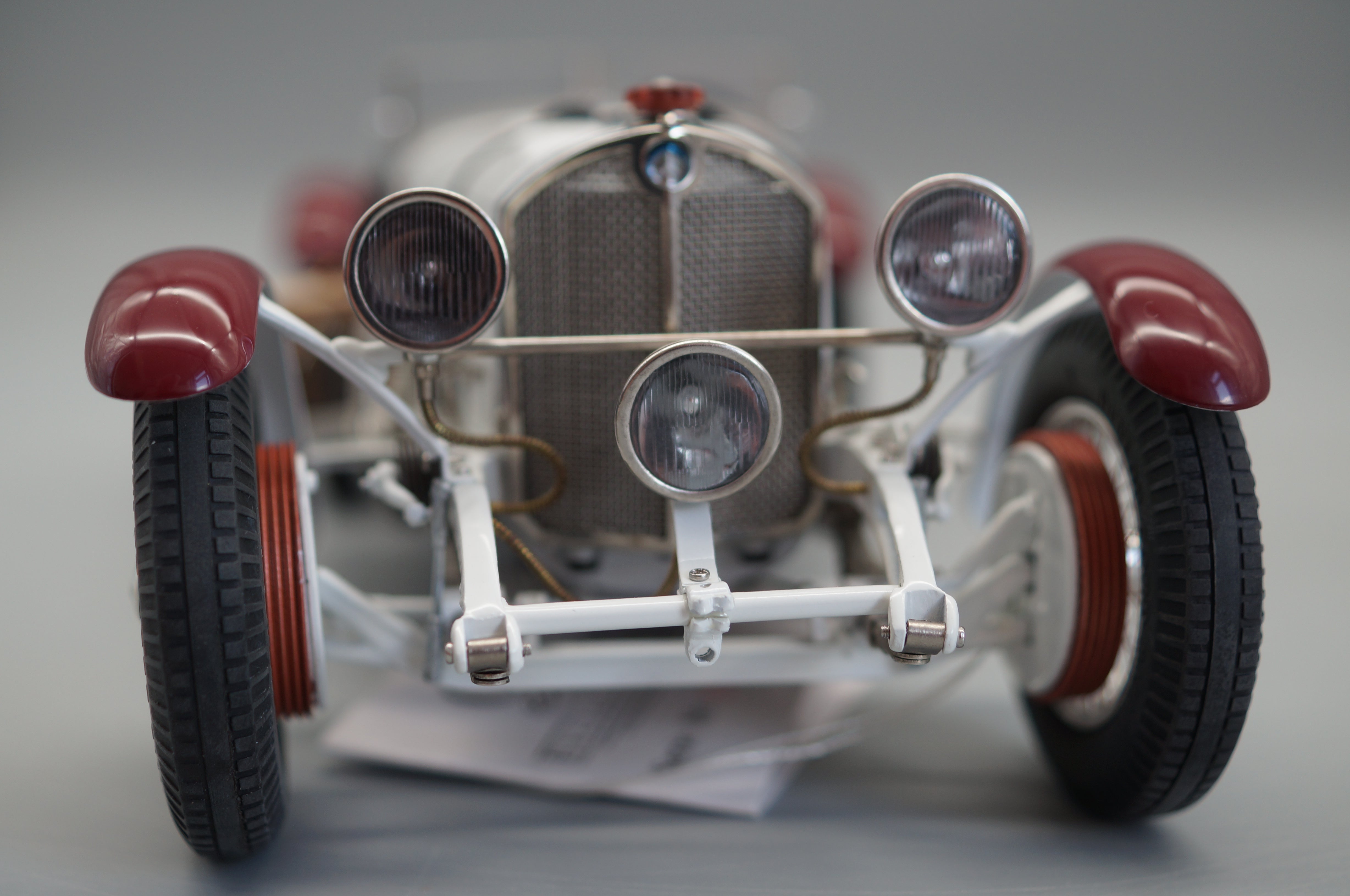 1/18 Mercedes-Benz SSKL #87 R. Caracciola Mille Miglia 1931 'The White Elephant' #5450 CMC M-055 -pre-owned-