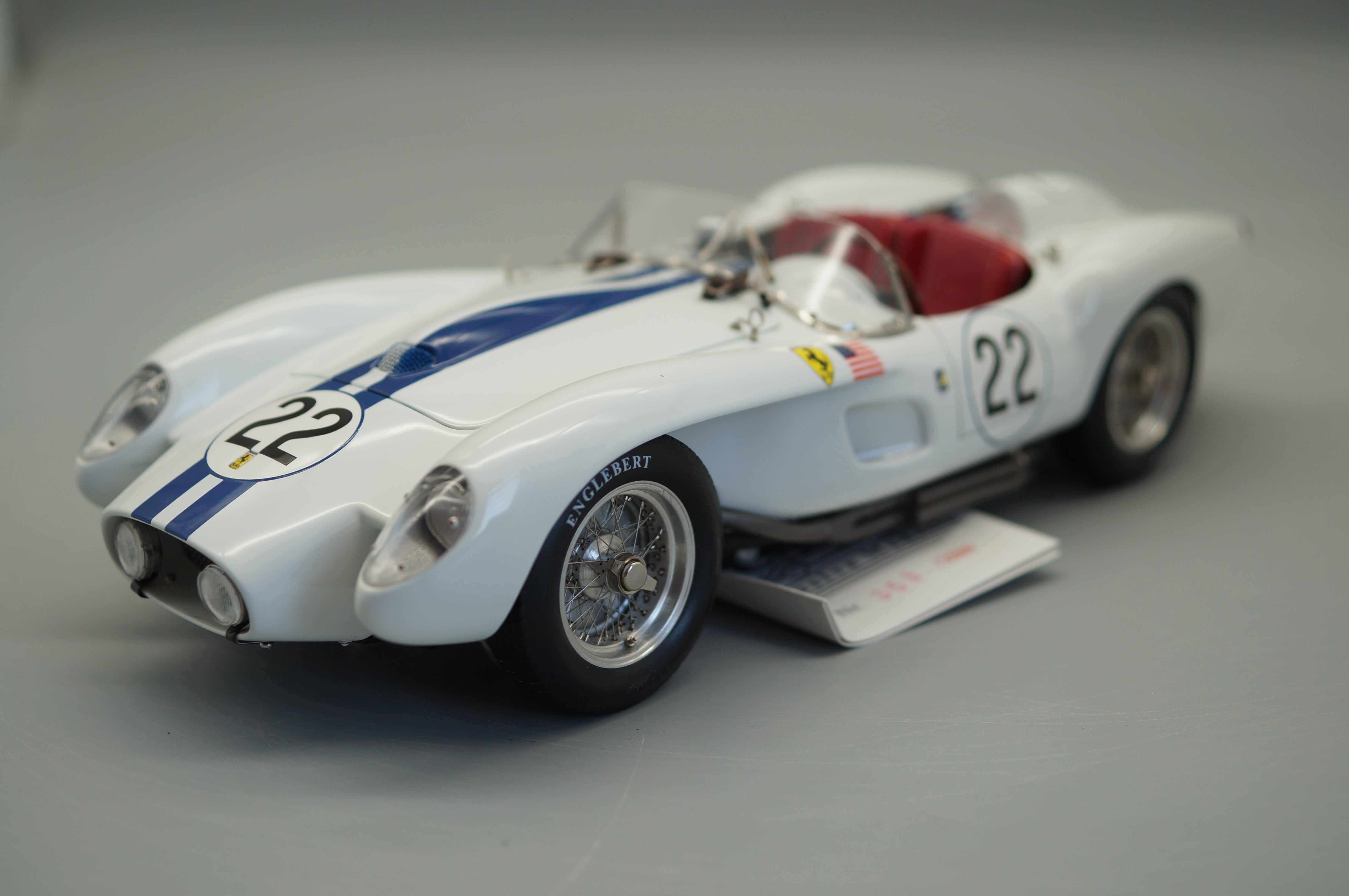 1/18 Ferrari 250 Testa Rossa #22 Lucybelle II CMC #0353/2000 M-086 -pre-owned