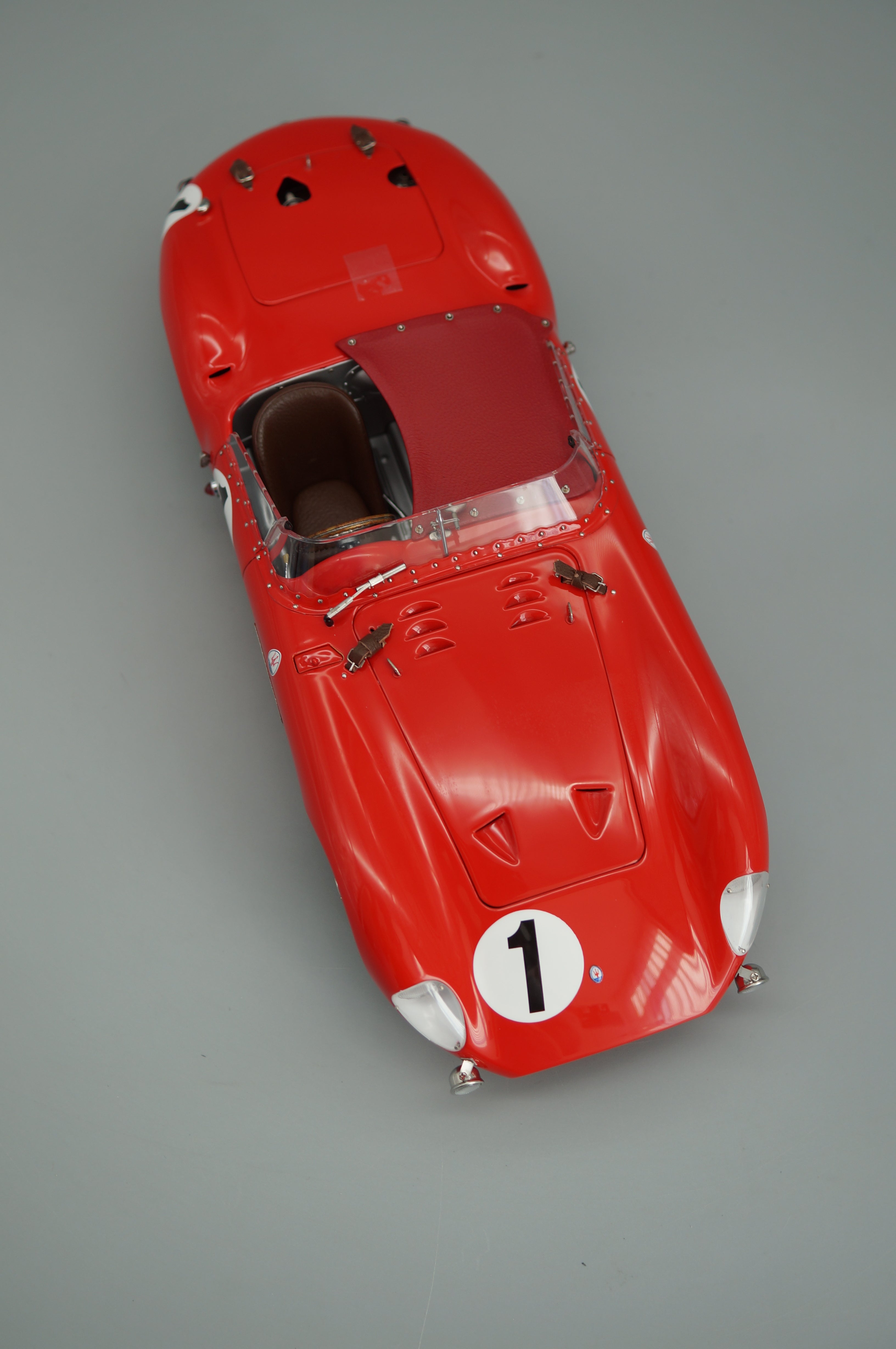1/18 Maserati 300S #1 24H Le Mans 1958 0683/3000 CMC M-108 -pre-owned