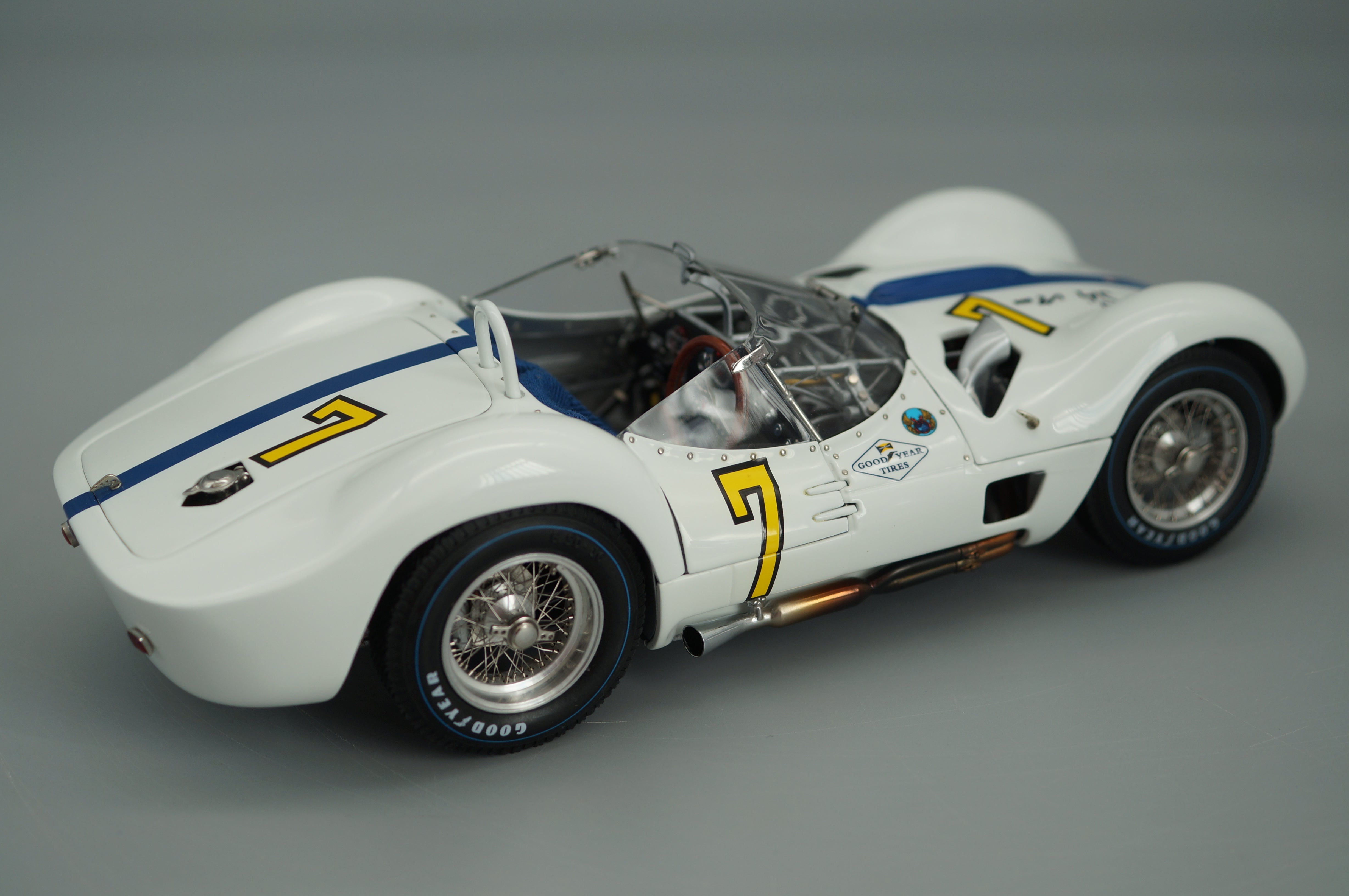 1/18 Maserati Tipo 61 Birdcage #7 Signatur Edition Stirling Moss #222/500 CMC M-149 -pre-owned