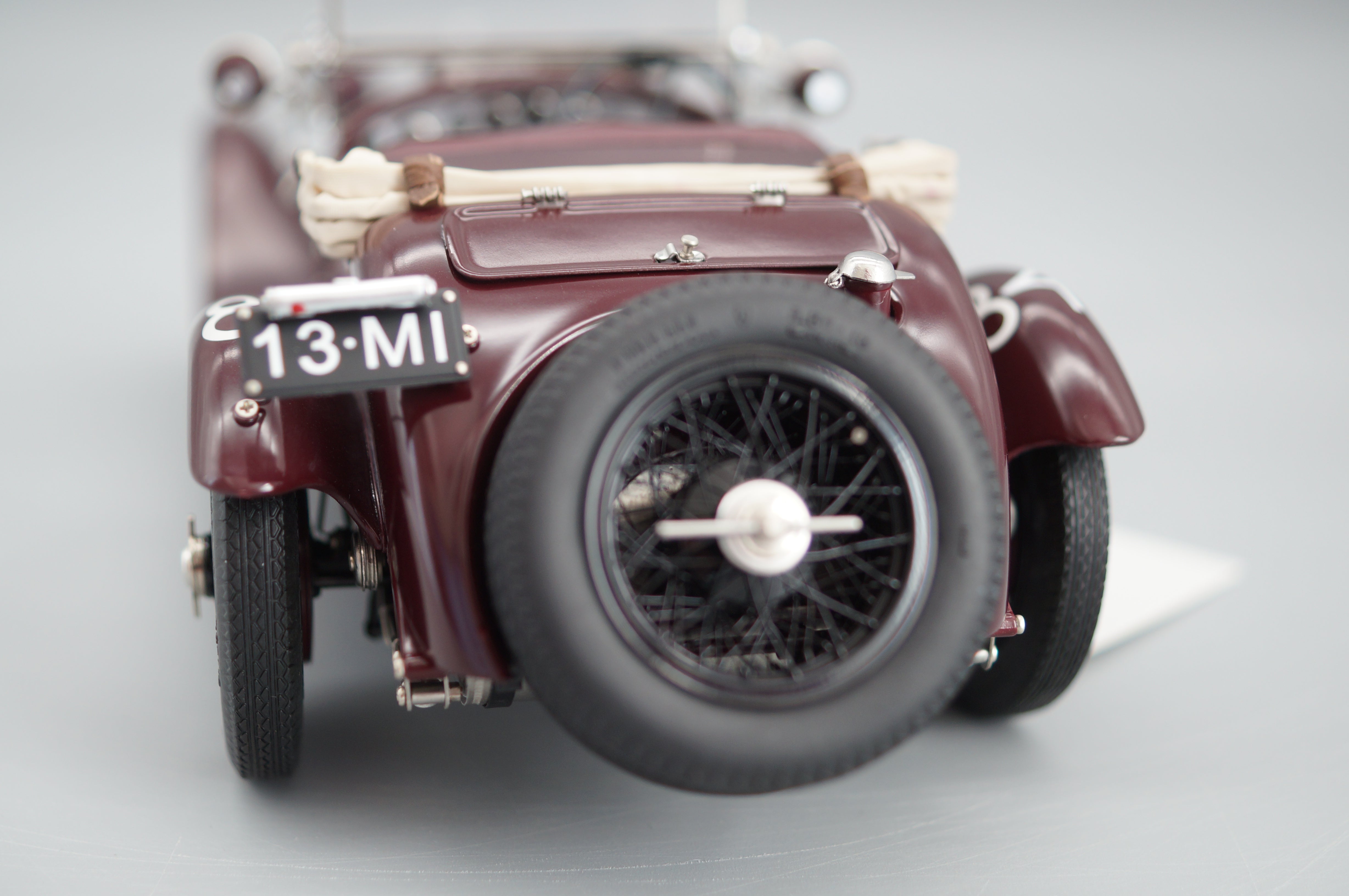 1/18 Alfa Romeo 6C 1750 GS Mille Miglia #84 Tazio Nuvolari #669/2000 CMC M-141 -pre-owned-