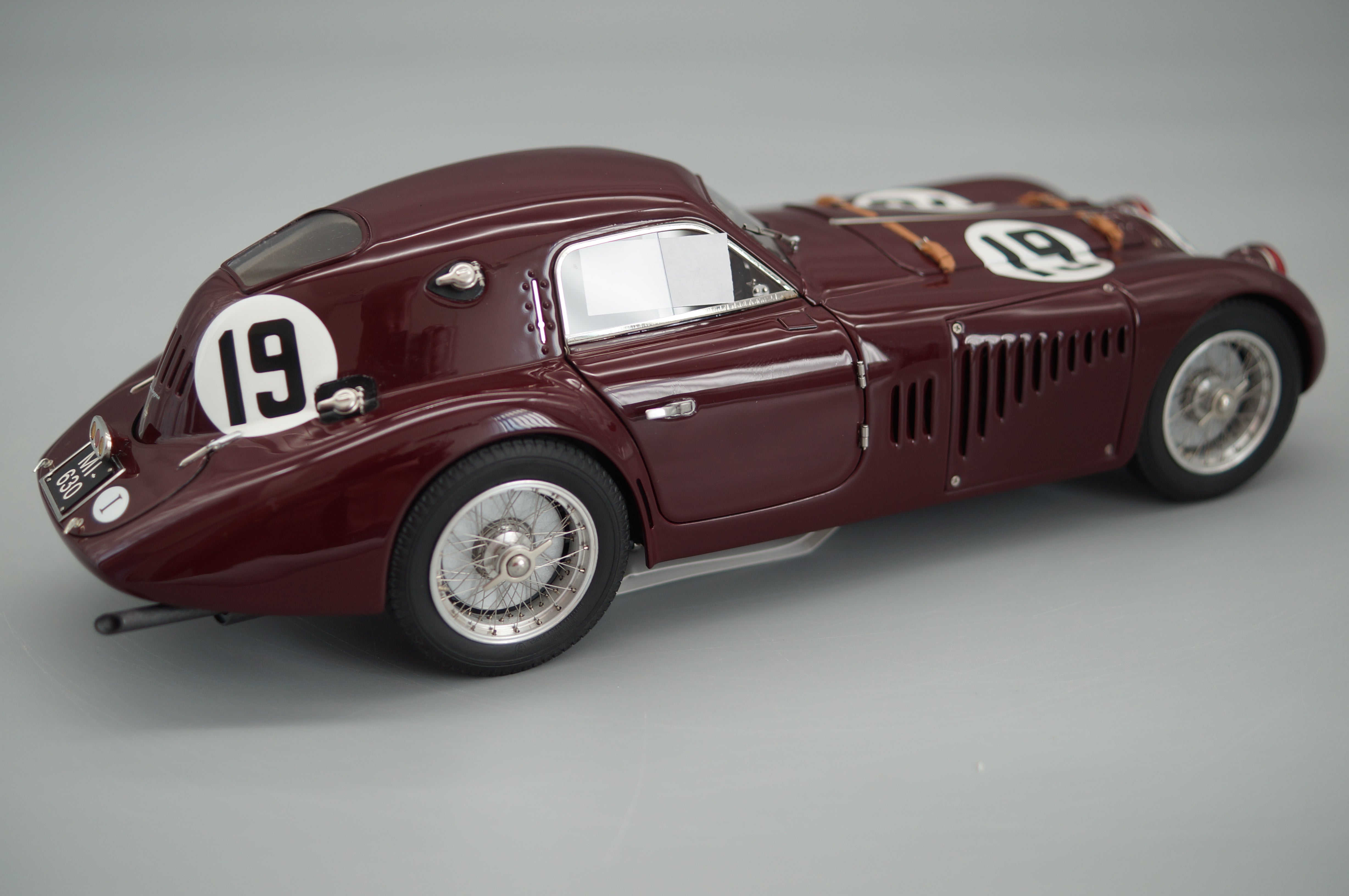 1:18 Alfa Romeo 8C 2900B Speciale #19 Le Mans 1938 #0036/3000 CMC M-111 -PRE-OWNED-