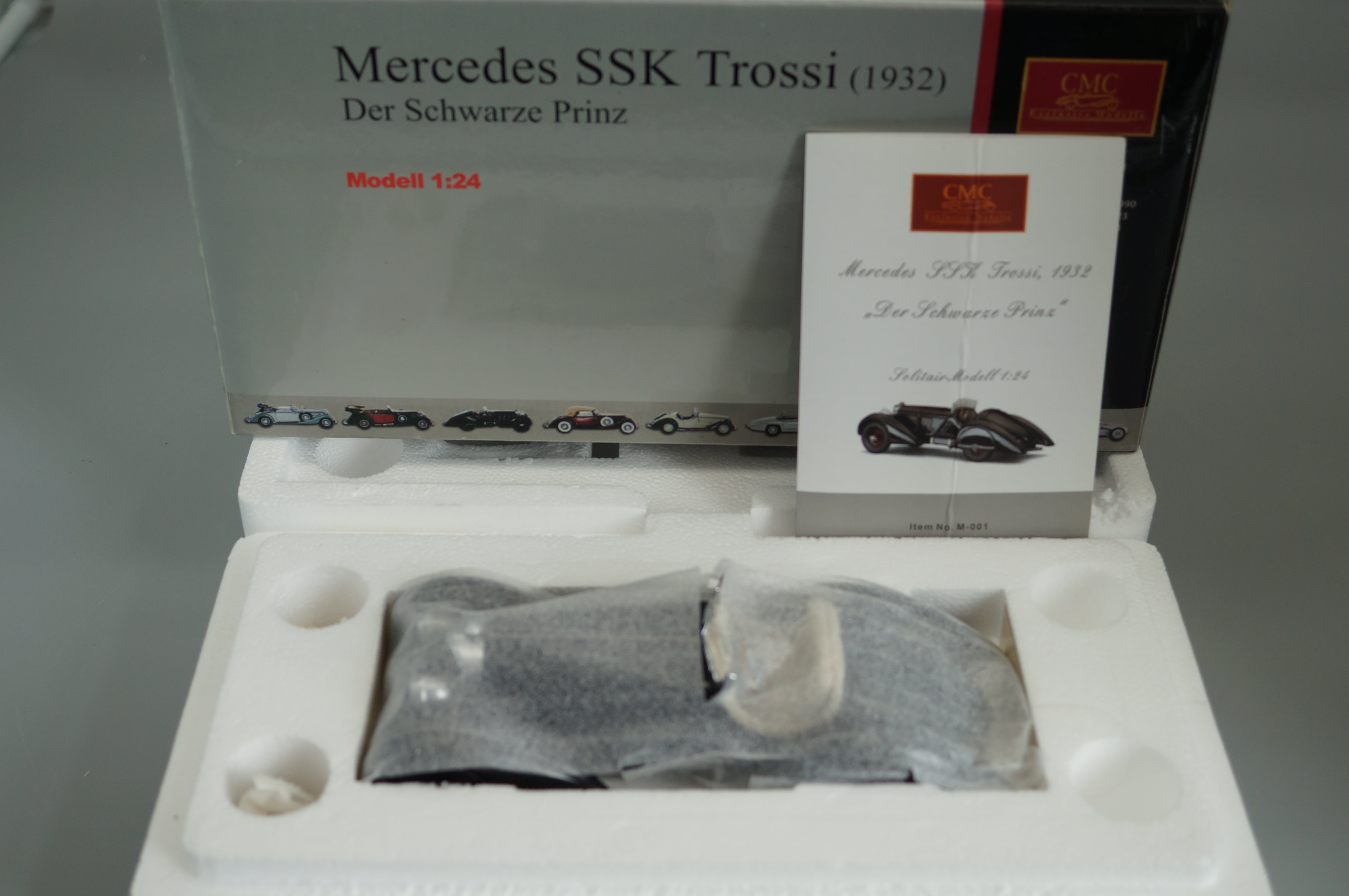 1/24 Mercedes-Benz SSK Trossi 'Der schwarze Prinz' CMC M-001 weisses Interieur -pre-owned