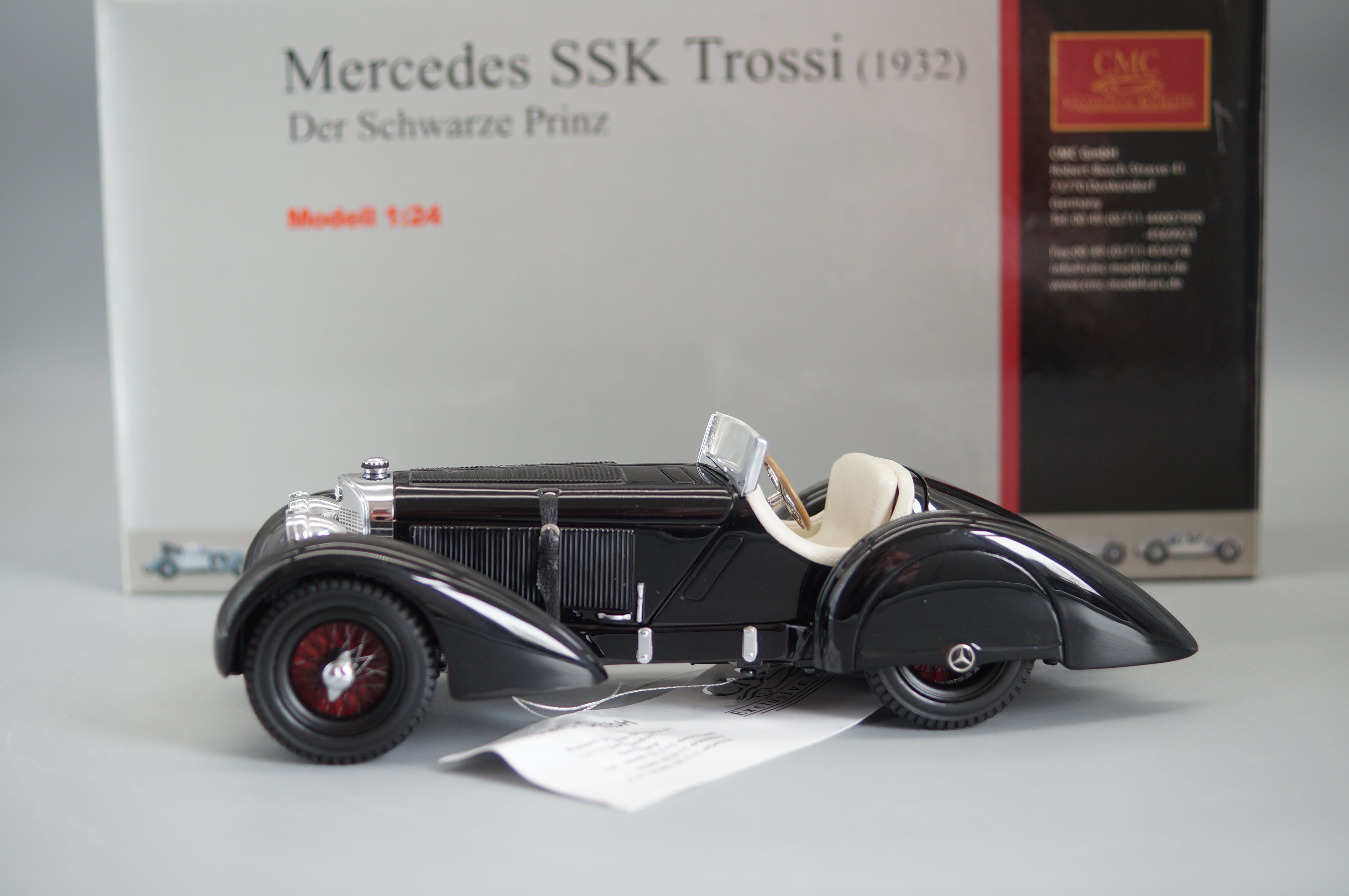 1/24 Mercedes-Benz SSK Trossi 'Der schwarze Prinz' CMC M-001 weisses Interieur -pre-owned