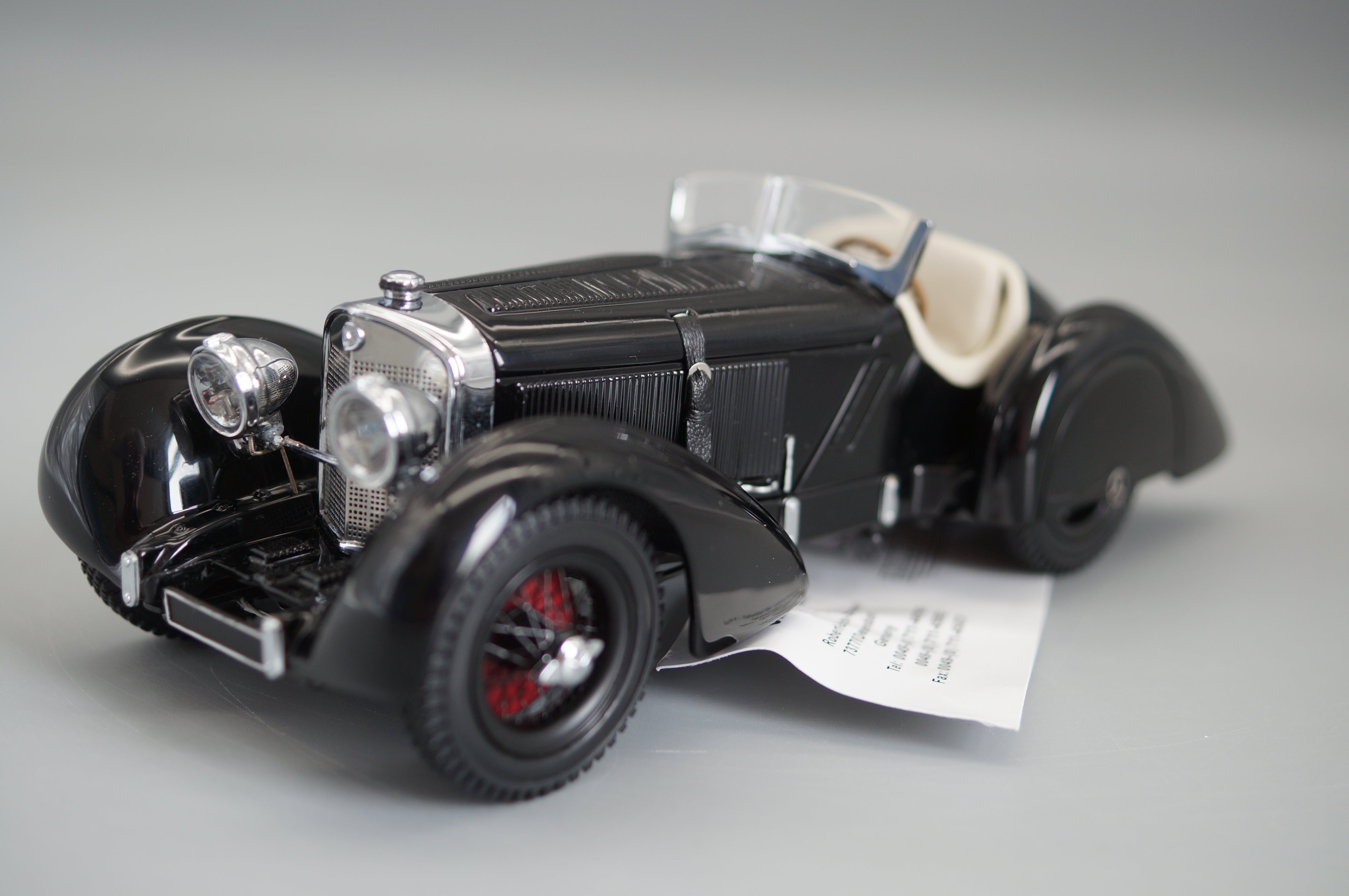1/24 Mercedes-Benz SSK Trossi 'Der schwarze Prinz' CMC M-001 weisses Interieur -pre-owned