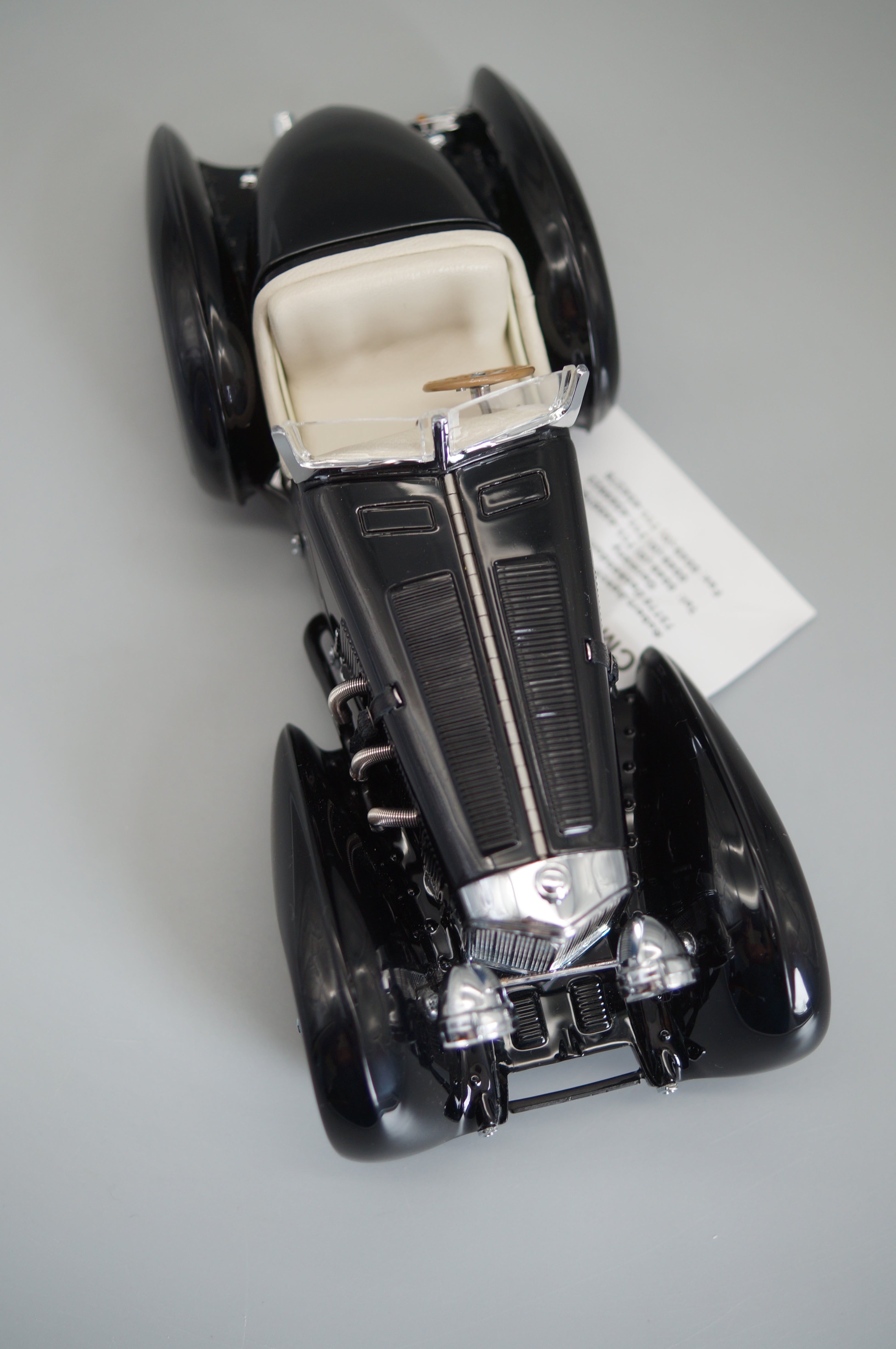 1/24 Mercedes-Benz SSK Trossi 'Der schwarze Prinz' CMC M-001 weisses Interieur -pre-owned