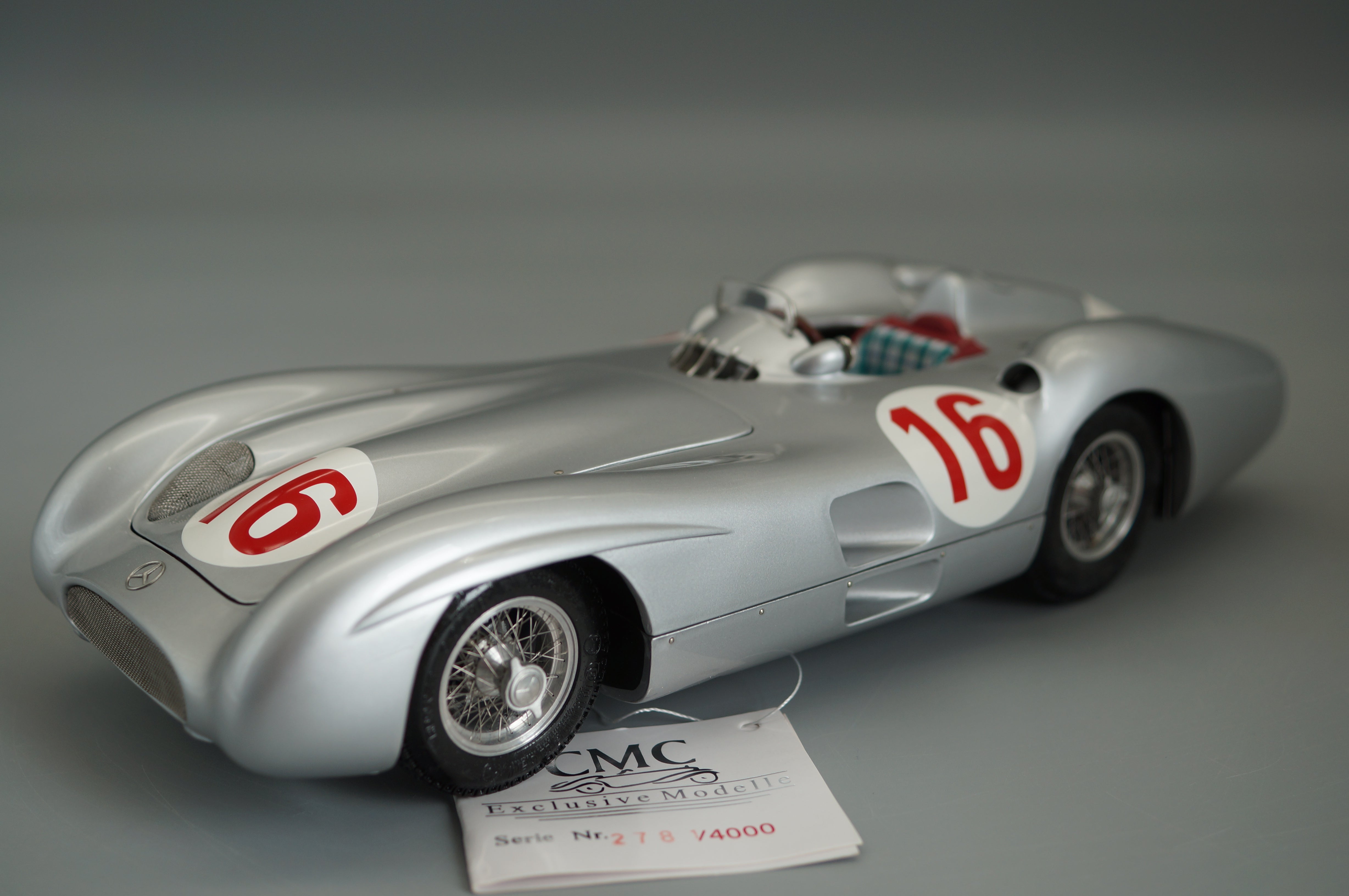 1/18 Mercedes-Benz W196R #16 Stirling MOSS #2781/4000 CMC M-057 -pre-owned