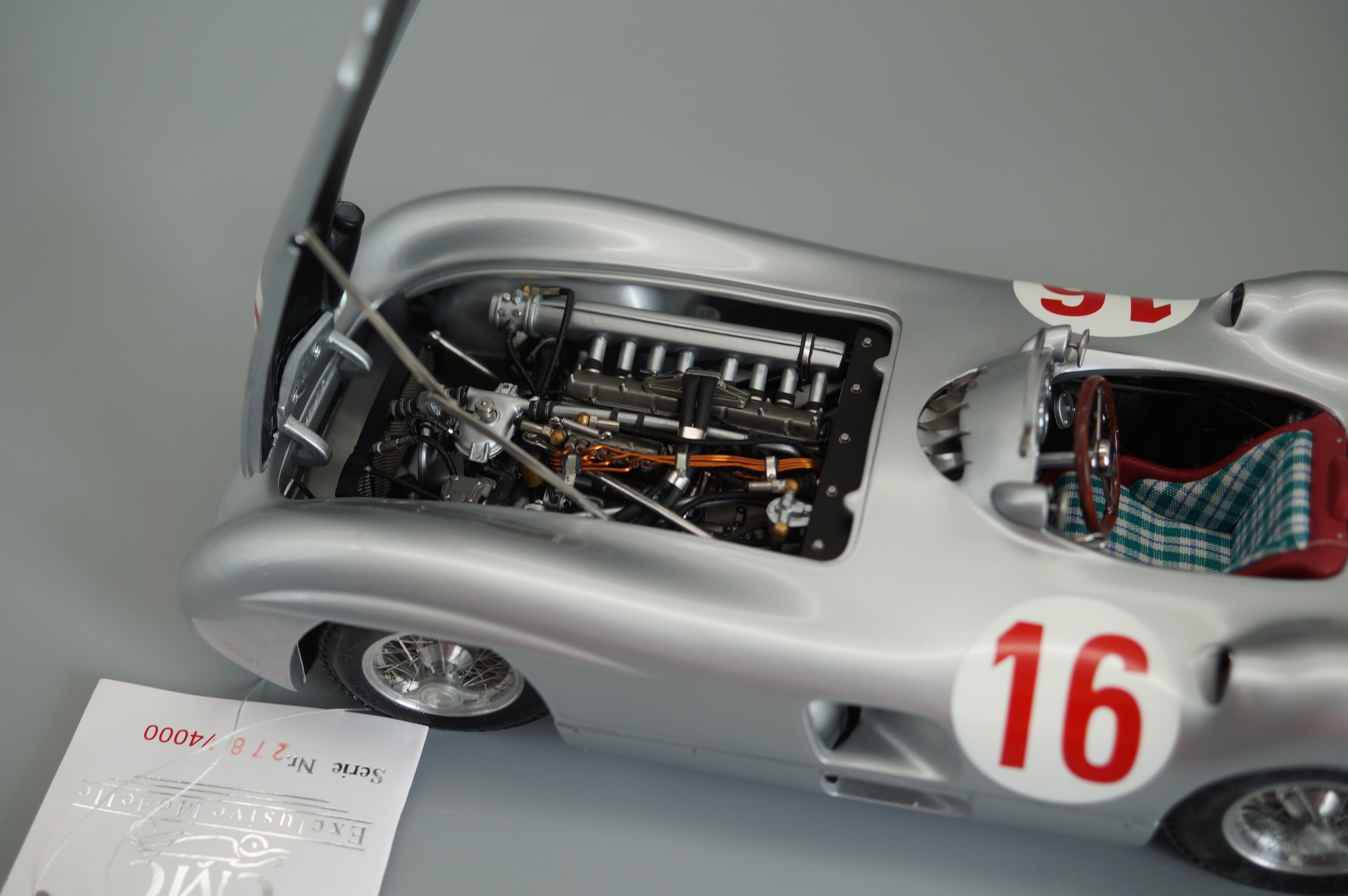 1/18 Mercedes-Benz W196R #16 Stirling MOSS #2781/4000 CMC M-057 - pre-owned